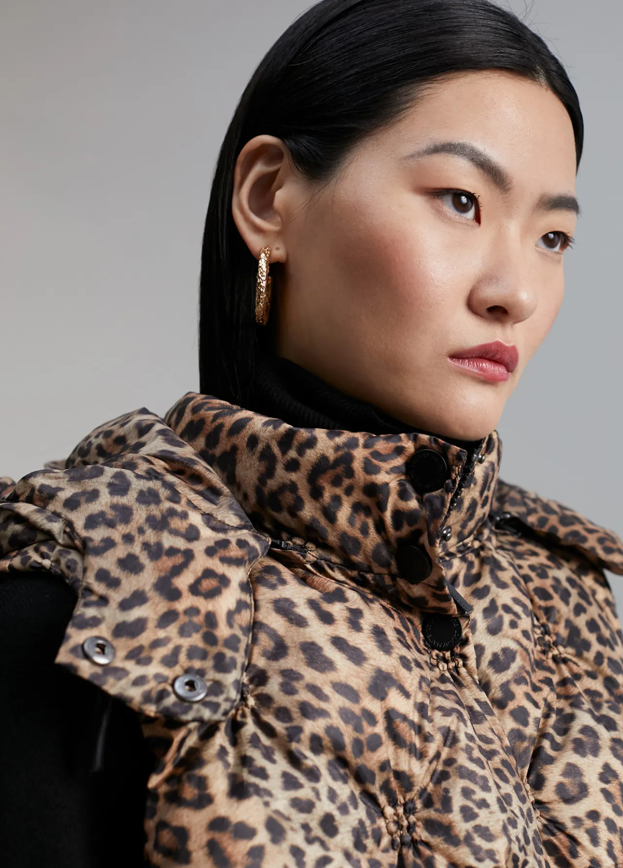 chaleco_acolchado_animal_print_1-1.webp Lola Casademunt Animal Print | Chalecos<Chaleco acolchado animal print FUCSIA