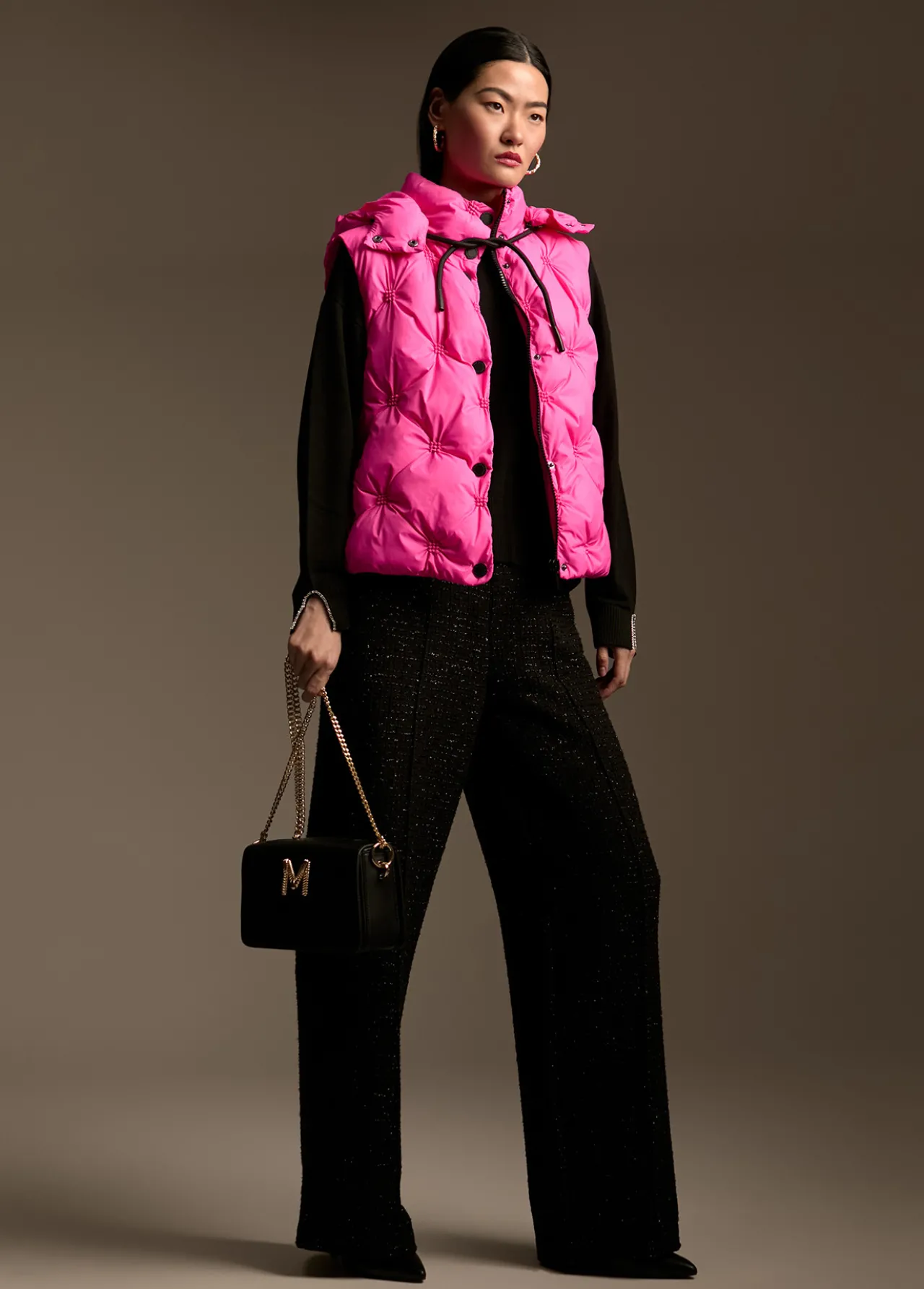 chaleco_acolchado_animal_print_6.webp Lola Casademunt Chalecos<Chaleco acolchado animal print FUCSIA