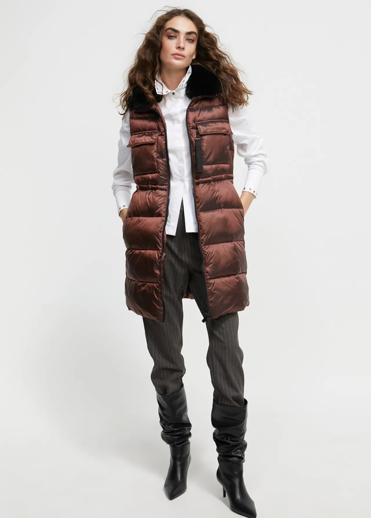 chaleco_cuello_pelo_1.webp Lola Casademunt Chalecos<Chaleco cuello pelo COBRE