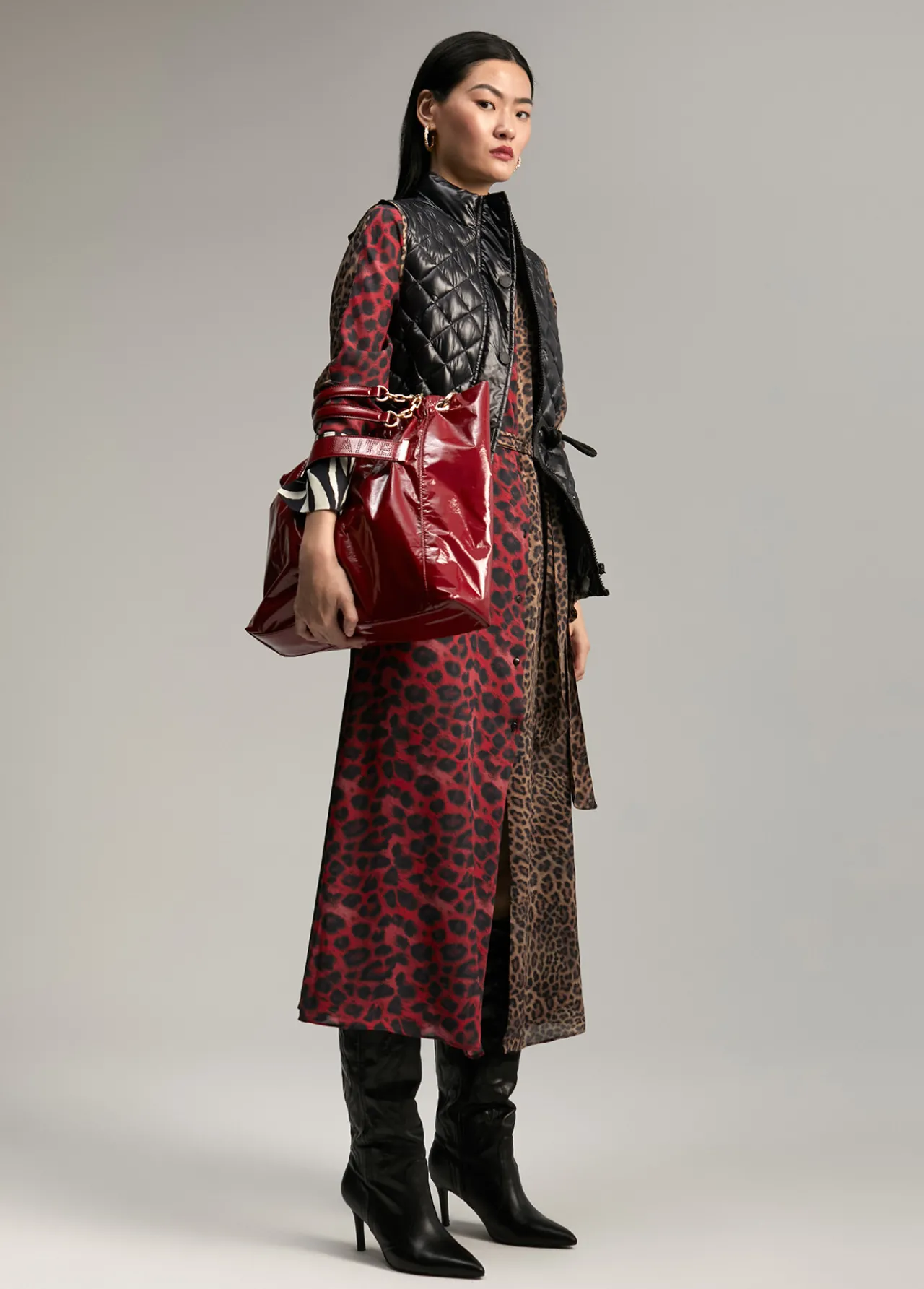 chaleco_detalles_animal_print_6.webp Lola Casademunt Animal Print | Chalecos<Chaleco detalles animal print NEGRO