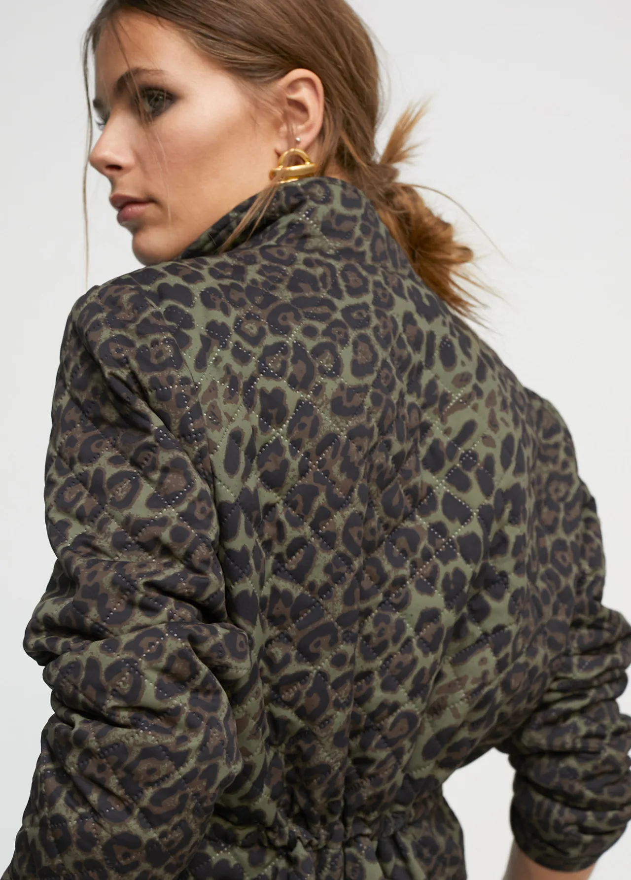 chaqueta_animal_print_2.webp Lola Casademunt Animal Print | Abrigos Y Cazadoras<Chaqueta animal print NEGRO-VERDE