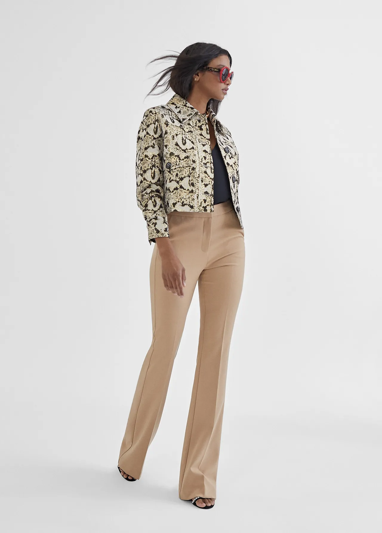chaqueta_corta_animal_print_4.webp Lola Casademunt Chaquetas Y Gabardinas | Americanas Y Blazers<Chaqueta corta animal print NEGRO-MARRON