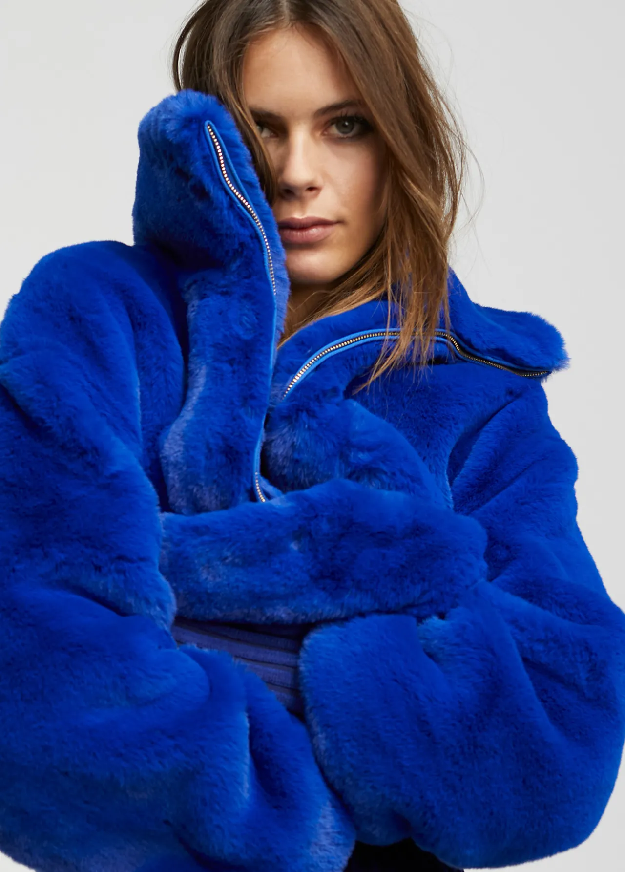 chaqueta_de_pelo_0.webp Lola Casademunt Abrigos Y Cazadoras | Chaquetas Y Gabardinas<Chaqueta de pelo AZUL