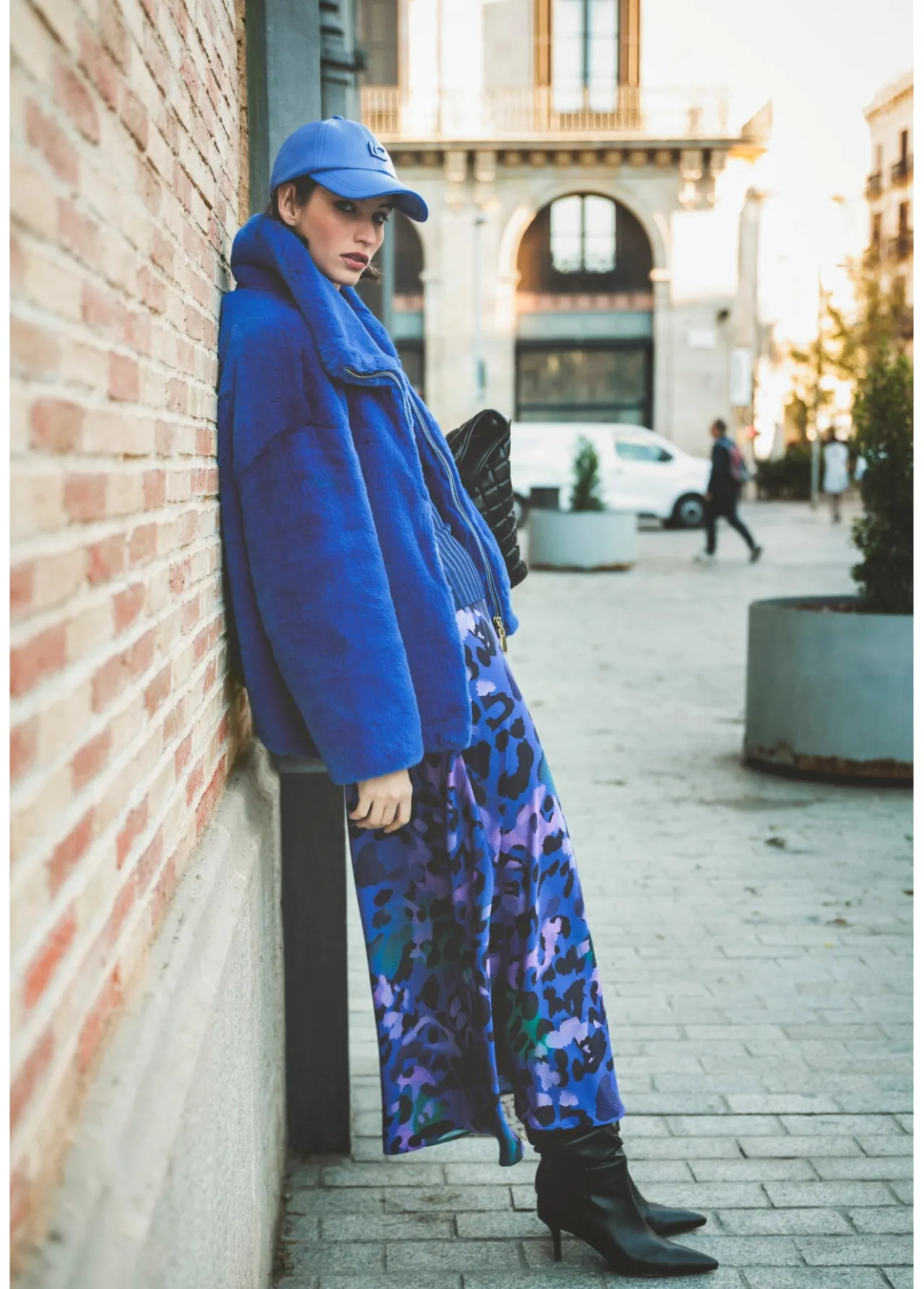 chaqueta_de_pelo_5.webp Lola Casademunt Abrigos Y Cazadoras | Chaquetas Y Gabardinas<Chaqueta de pelo AZUL