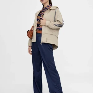 Lola Casademunt Chaquetas Y Gabardinas<Chaqueta deportiva con capucha BEIG
