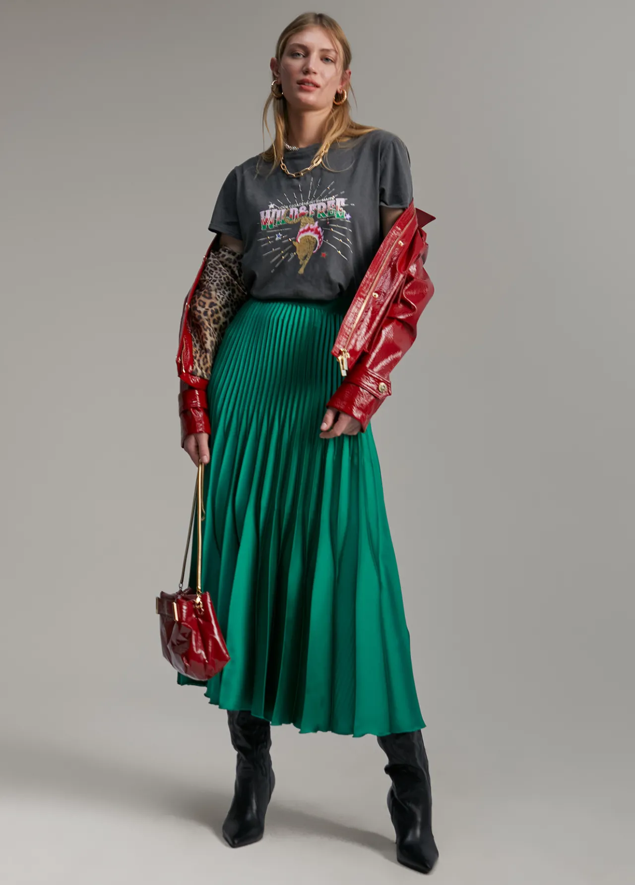 chaqueta_efecto_charol_1.webp Lola Casademunt Abrigos Y Cazadoras<Chaqueta efecto charol ROJO