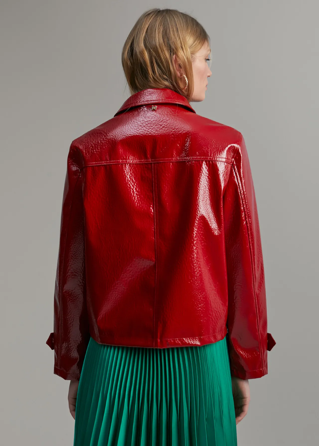 chaqueta_efecto_charol_2.webp Lola Casademunt Abrigos Y Cazadoras<Chaqueta efecto charol ROJO