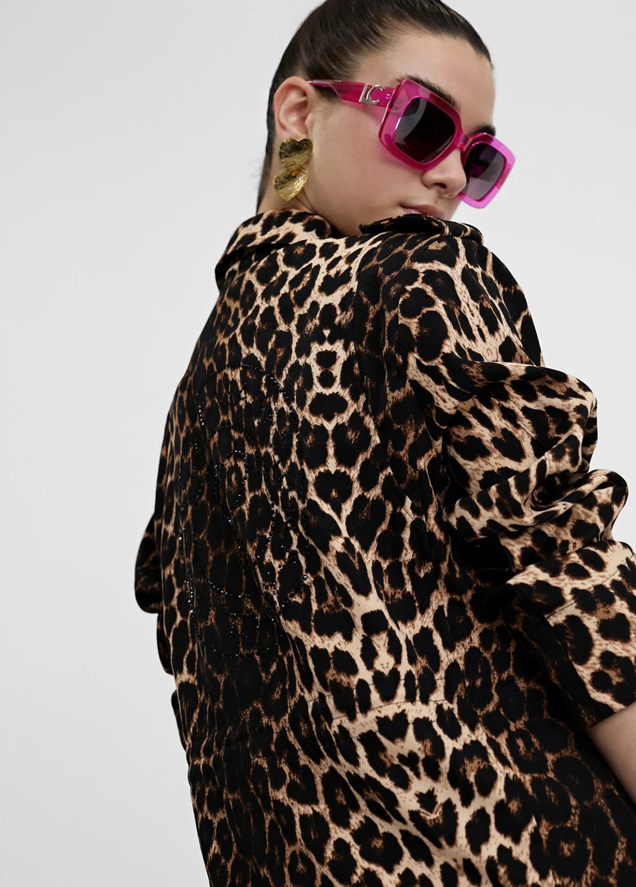 chaqueta_en_print_animal_2.webp Lola Casademunt Chaquetas Y Gabardinas<Chaqueta en print animal NEGRO-MARRON