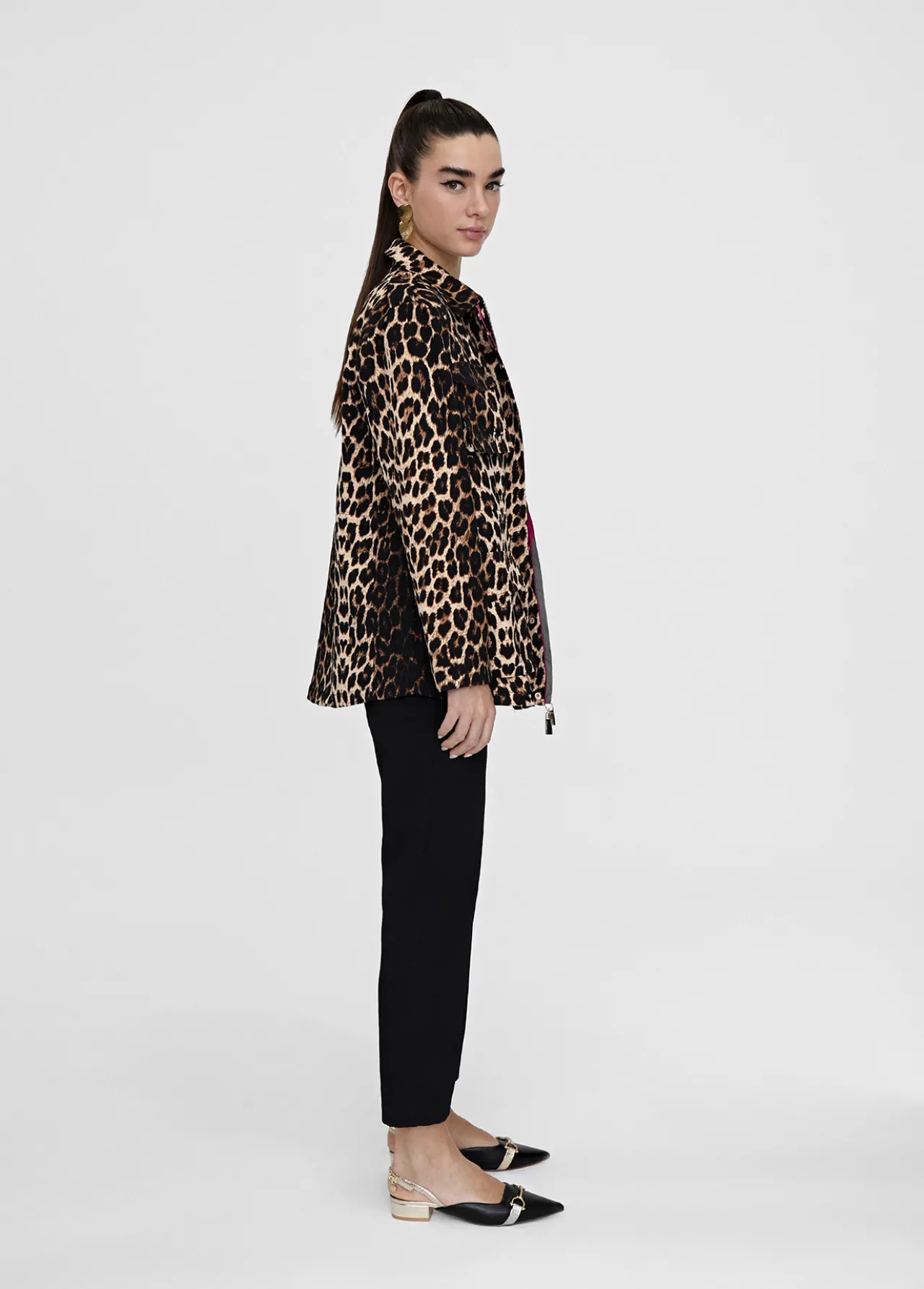 chaqueta_en_print_animal_5.webp Lola Casademunt Chaquetas Y Gabardinas<Chaqueta en print animal NEGRO-MARRON