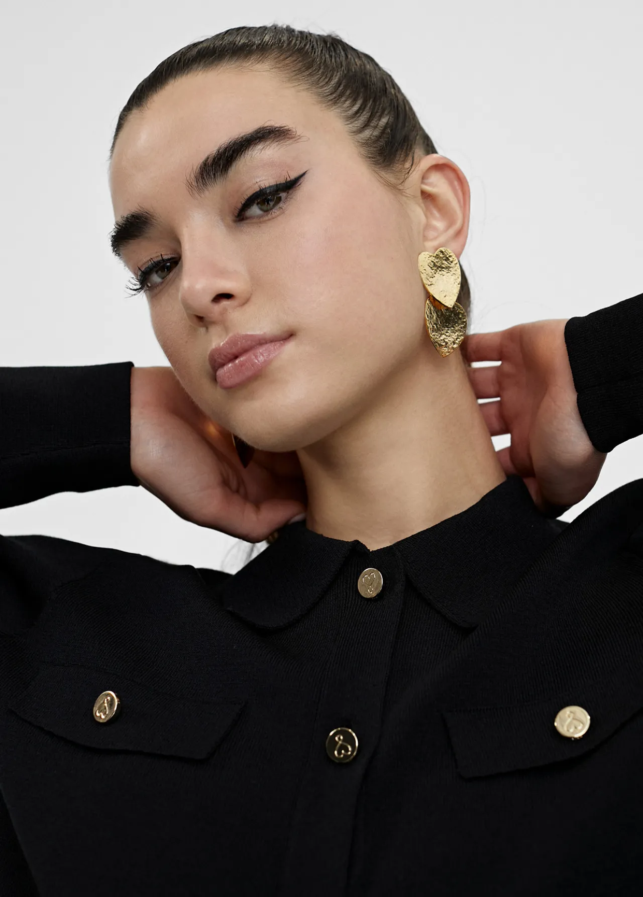 chaqueta_punto_con_botones_3.webp Lola Casademunt Chaquetas Y Gabardinas | Punto<Chaqueta punto con botones NEGRO