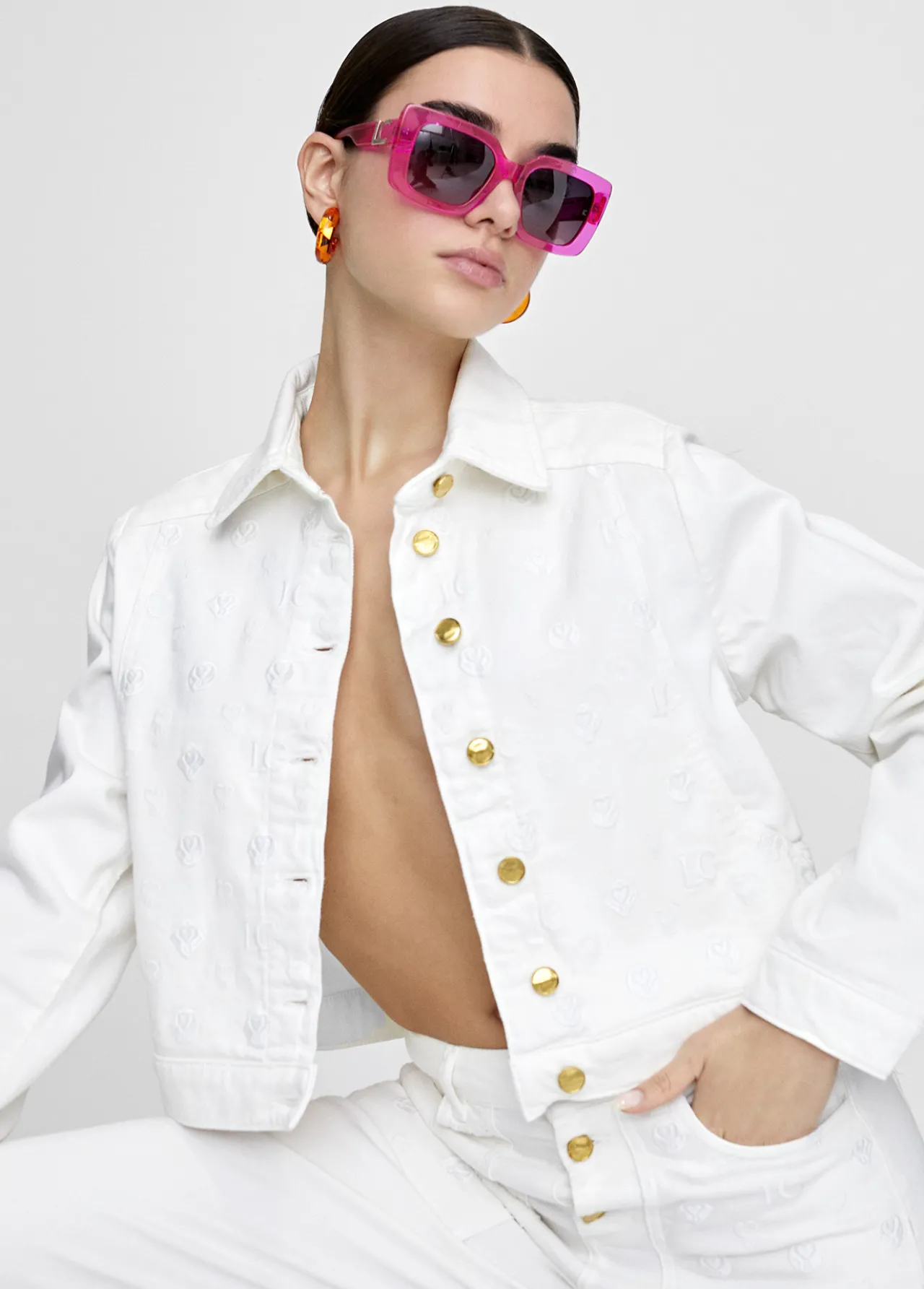 chaqueta_tejana_blanca_3.webp Lola Casademunt Chaquetas Y Gabardinas | Abrigos Y Cazadoras<Chaqueta tejana blanca BLANCO