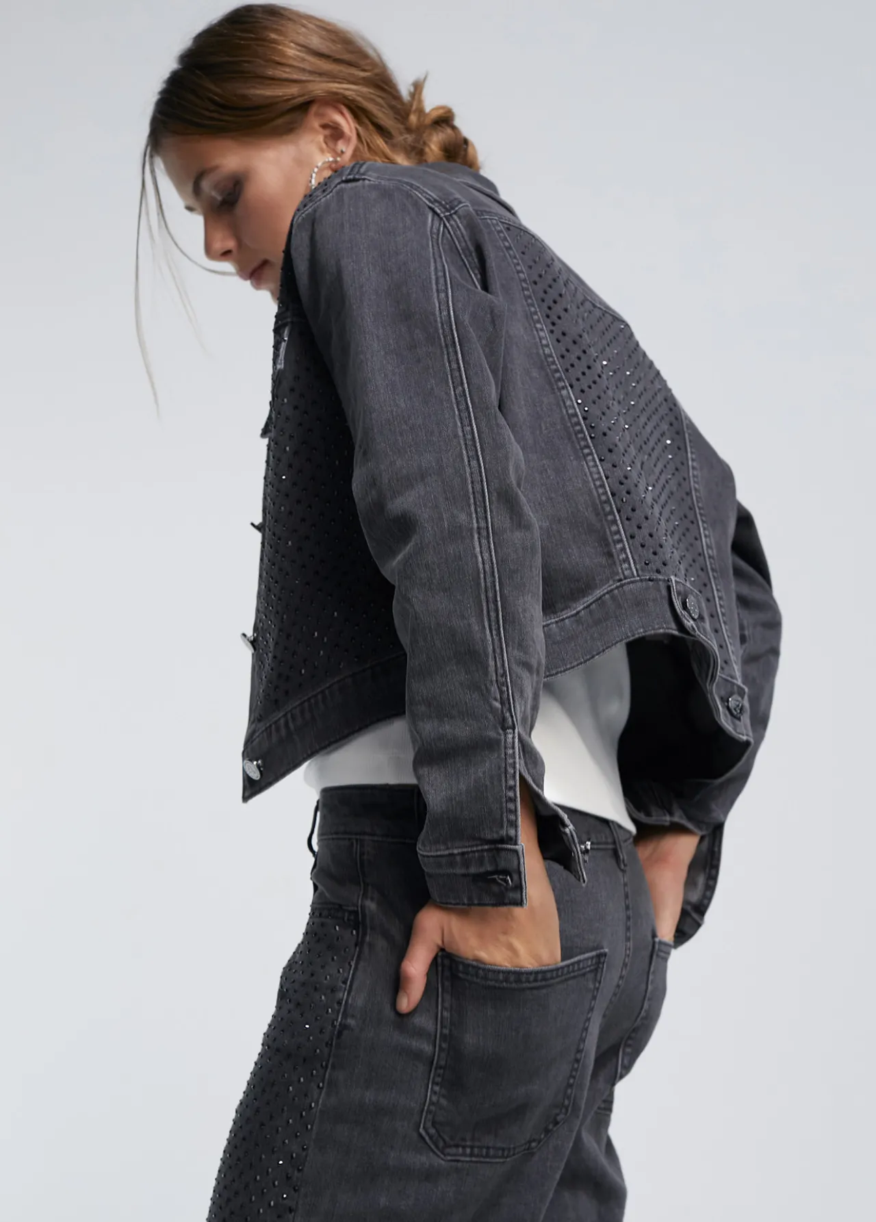 chaqueta_tejana_strass_6.webp Lola Casademunt Abrigos Y Cazadoras<Chaqueta tejana strass TEJANOGRIS