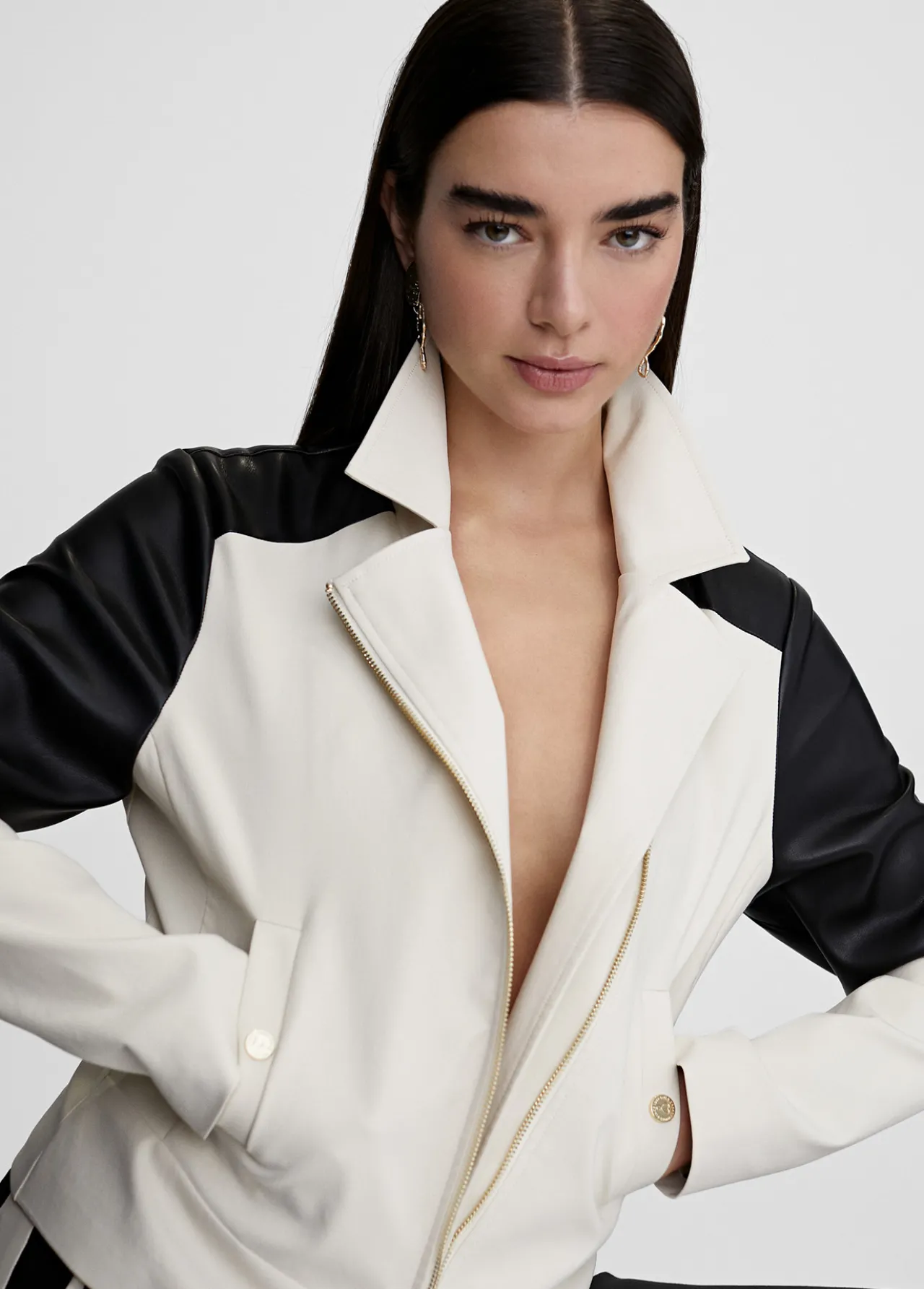 chaqueta_tipo_perfecto_3.webp Lola Casademunt Chaquetas Y Gabardinas | Americanas Y Blazers<Chaqueta tipo perfecto CRUDO