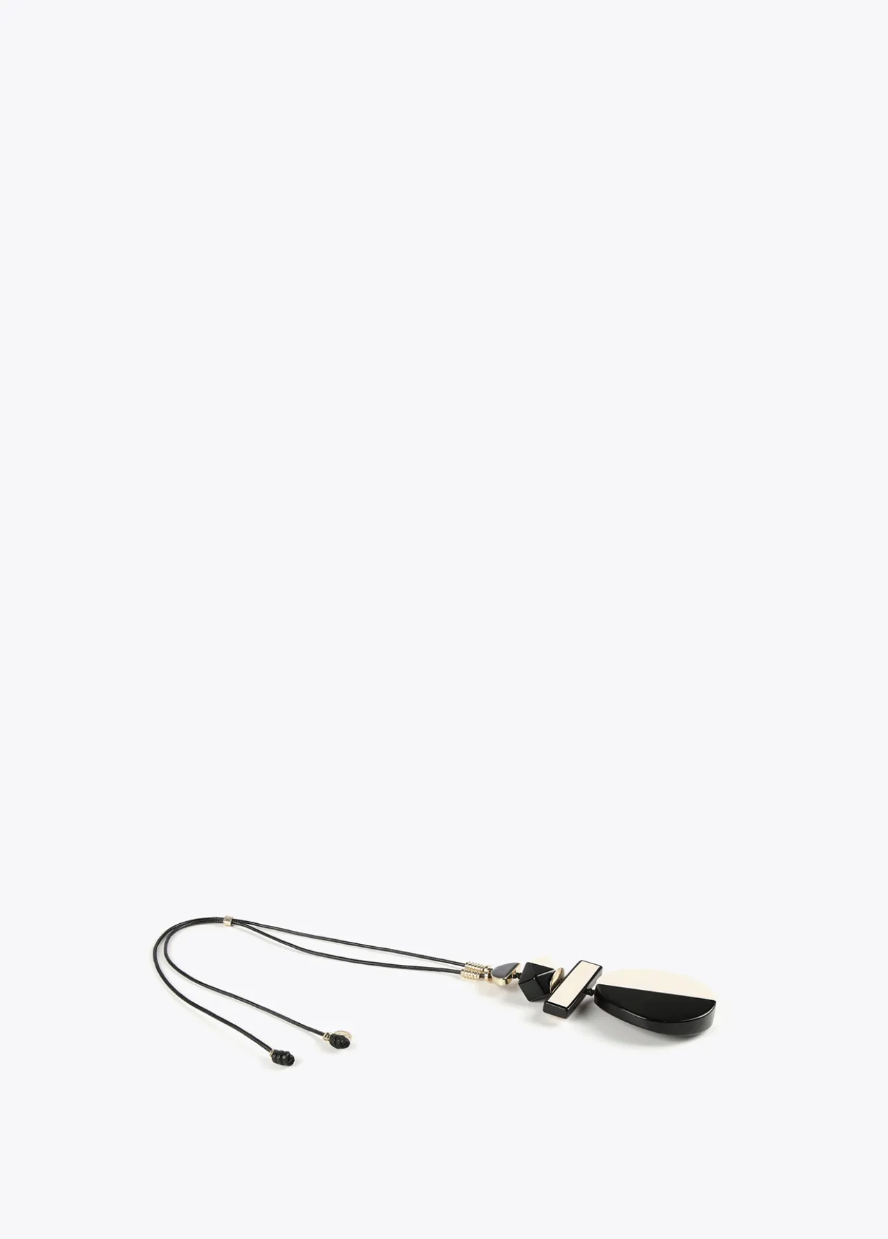 collar_colgante_blanco_y_negro_3.webp Lola Casademunt Bisuteria<Collar colgante blanco y negro BLANCO-NEGRO