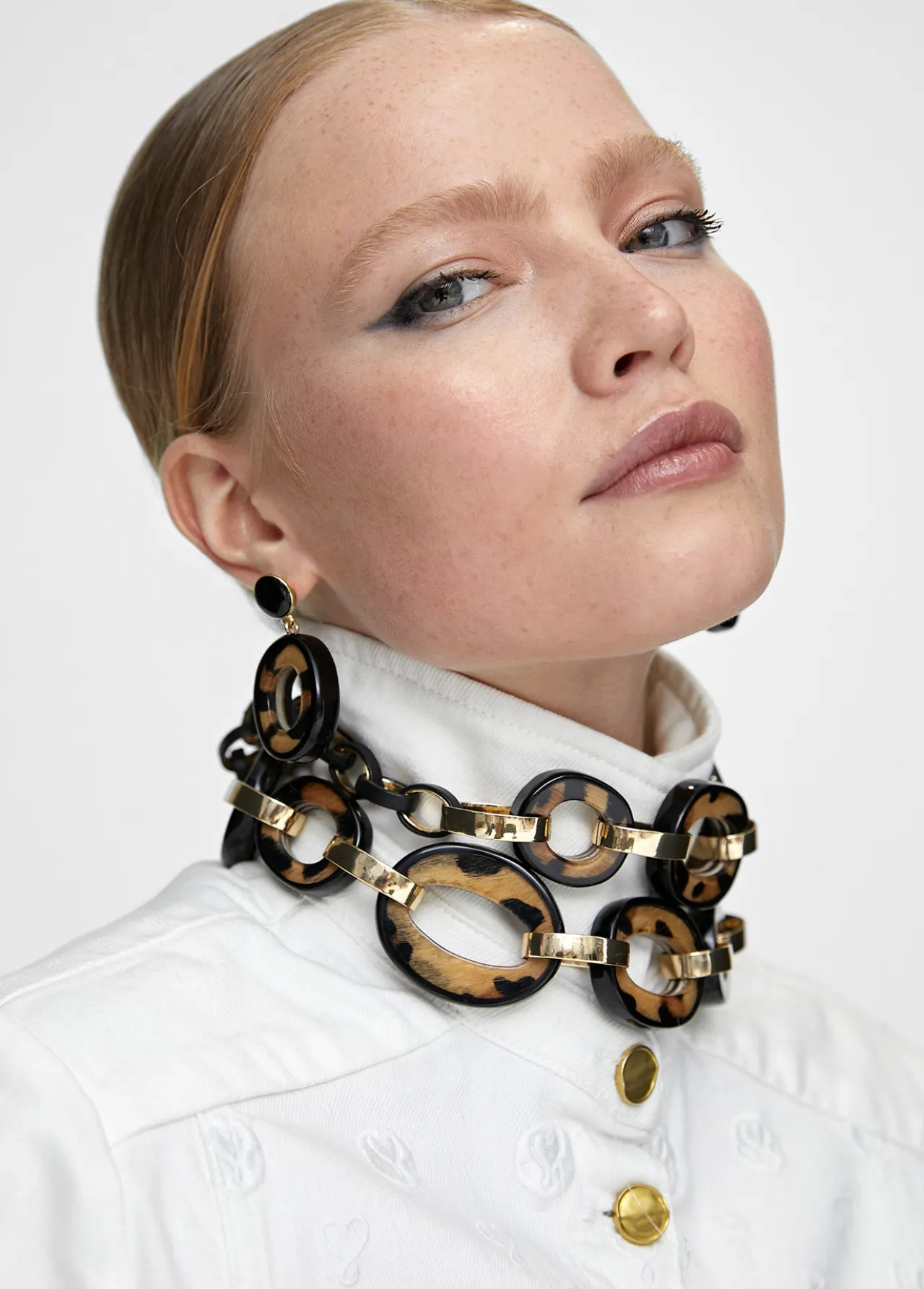 collar_con_aros_animal_print_1.webp Lola Casademunt Bisuteria<Collar con aros animal print MARRON