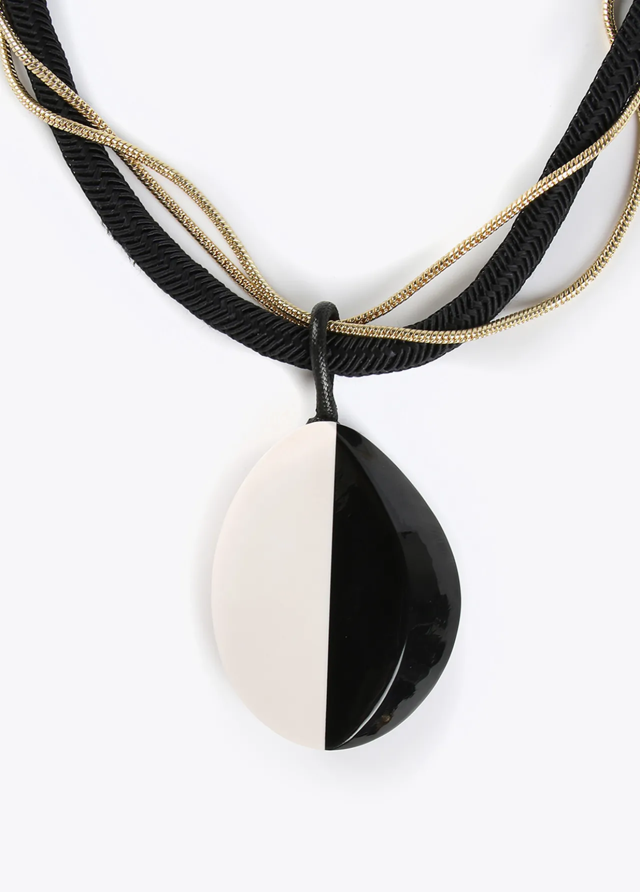 collar_cordn_blanco_y_negro_1.webp Lola Casademunt Bisuteria<Collar cordón blanco y negro BLANCO-NEGRO