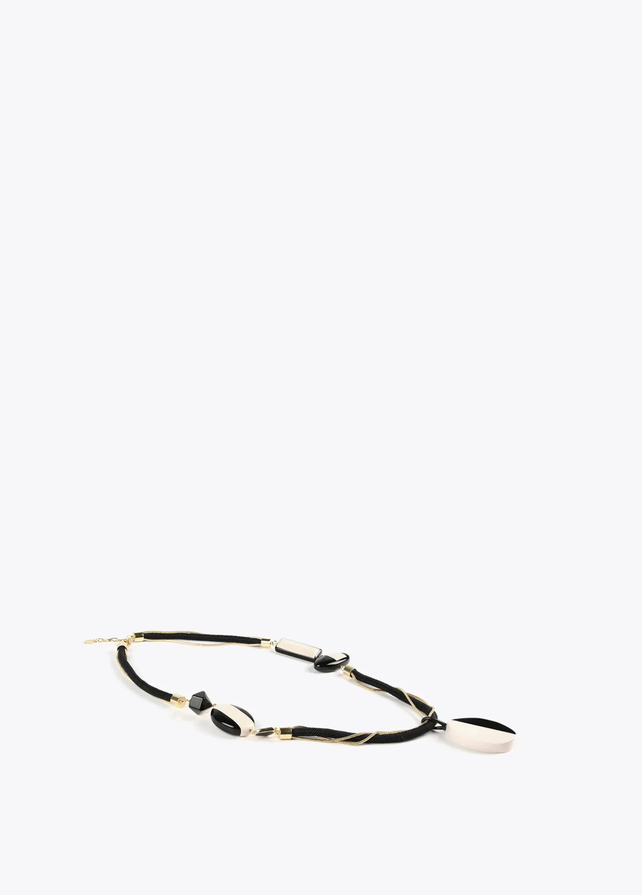collar_cordn_blanco_y_negro_3.webp Lola Casademunt Bisuteria<Collar cordón blanco y negro BLANCO-NEGRO