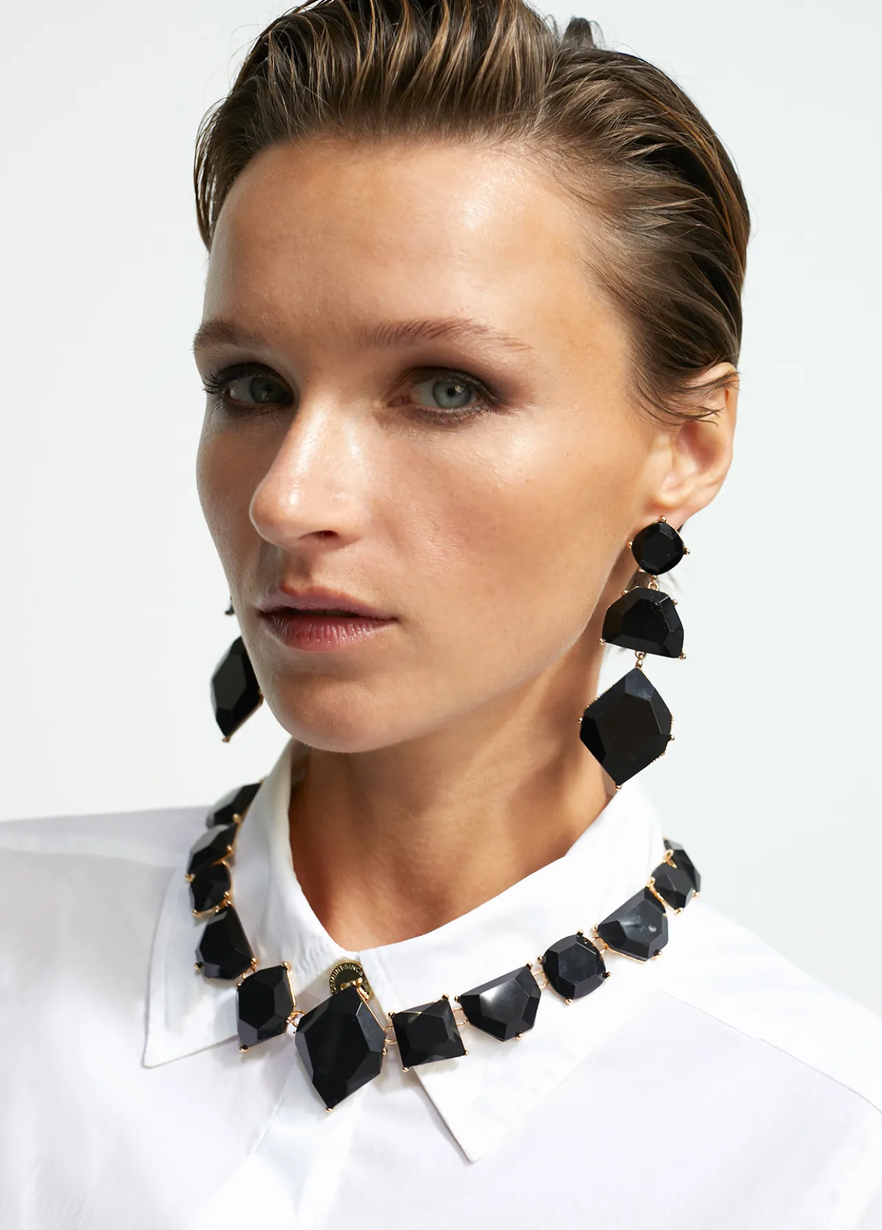 collar_gargantilla_colores_4-1.webp Lola Casademunt Collares<Collar gargantilla colores METAL-NEGRO