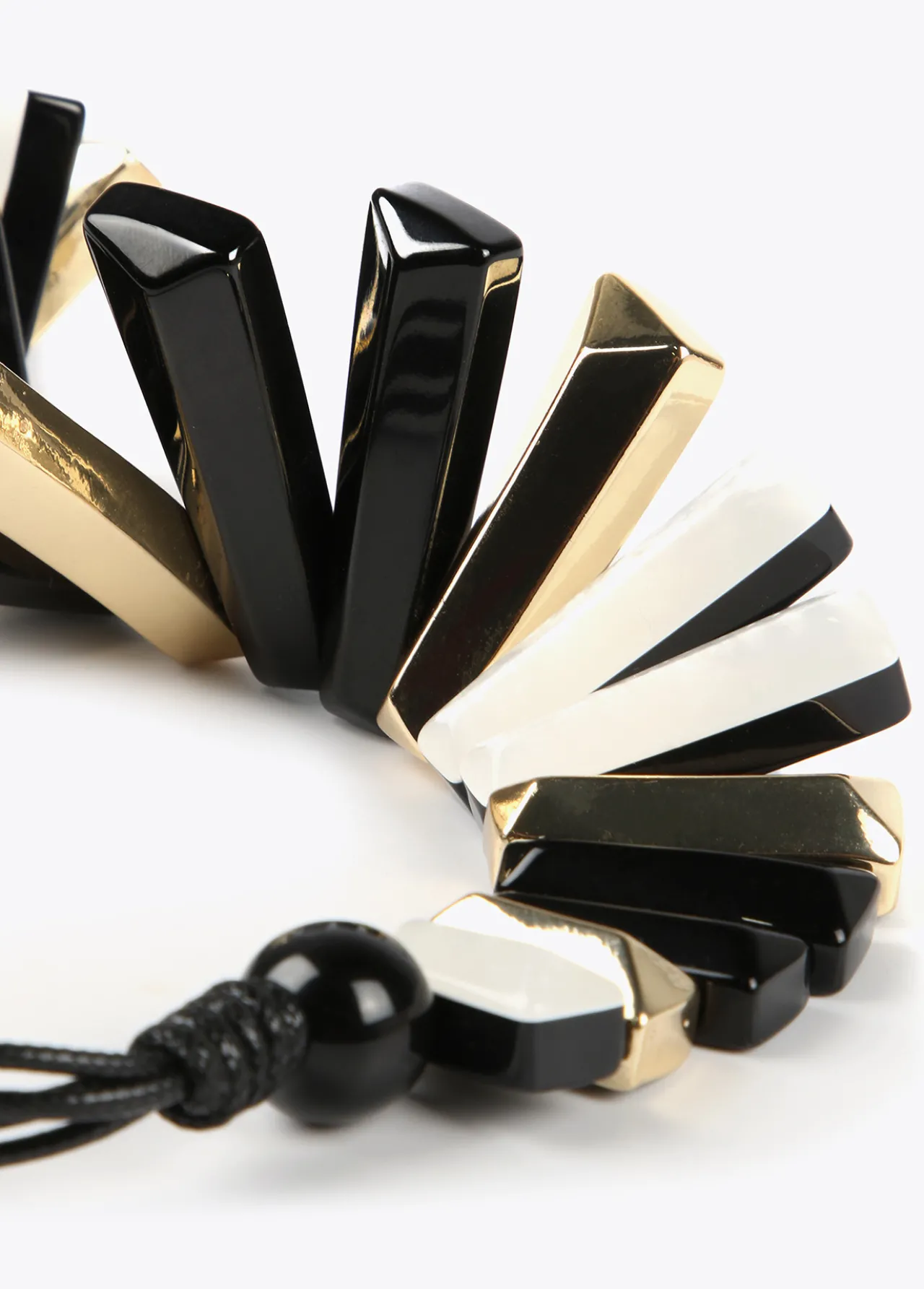 collar_multi_piezas_tricolor_3.webp Lola Casademunt Bisuteria<Collar multi piezas tricolor BLANCO-NEGRO