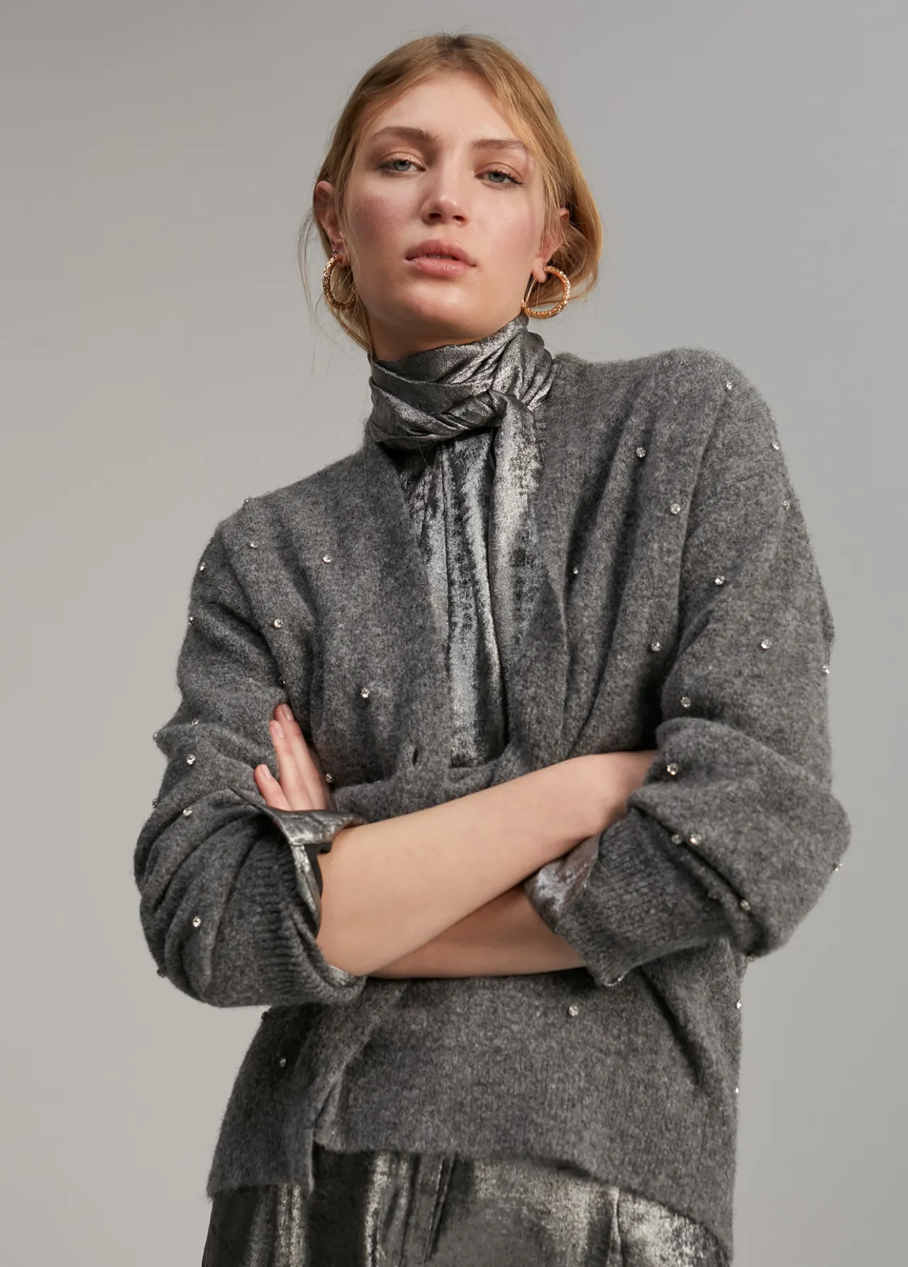 crdigan_detalle_joyas_0.webp Lola Casademunt Punto<Cárdigan detalle joyas GRIS