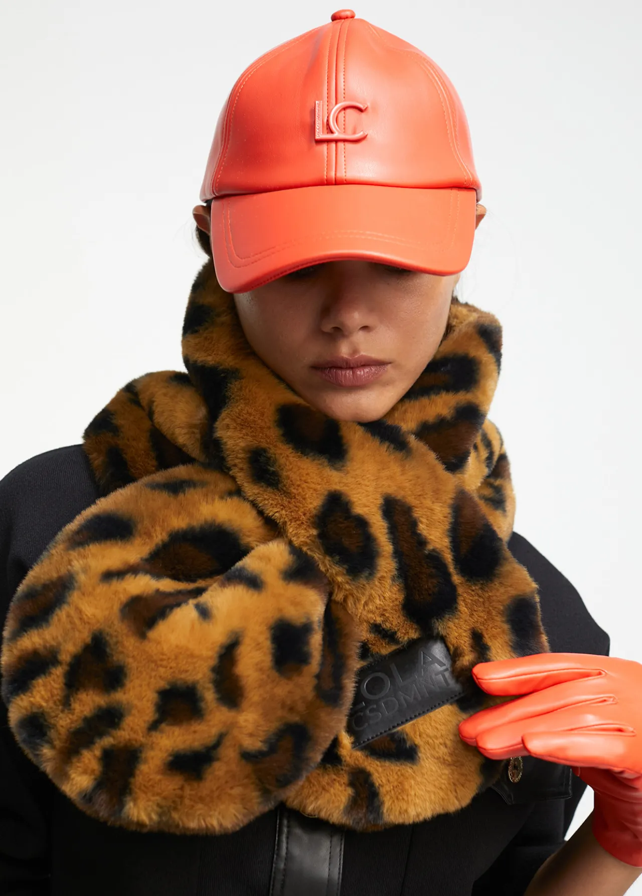cuello_animal_print_0.webp Lola Casademunt Animal Print | Otros Complementos<Cuello animal print MARRON-NEGRO