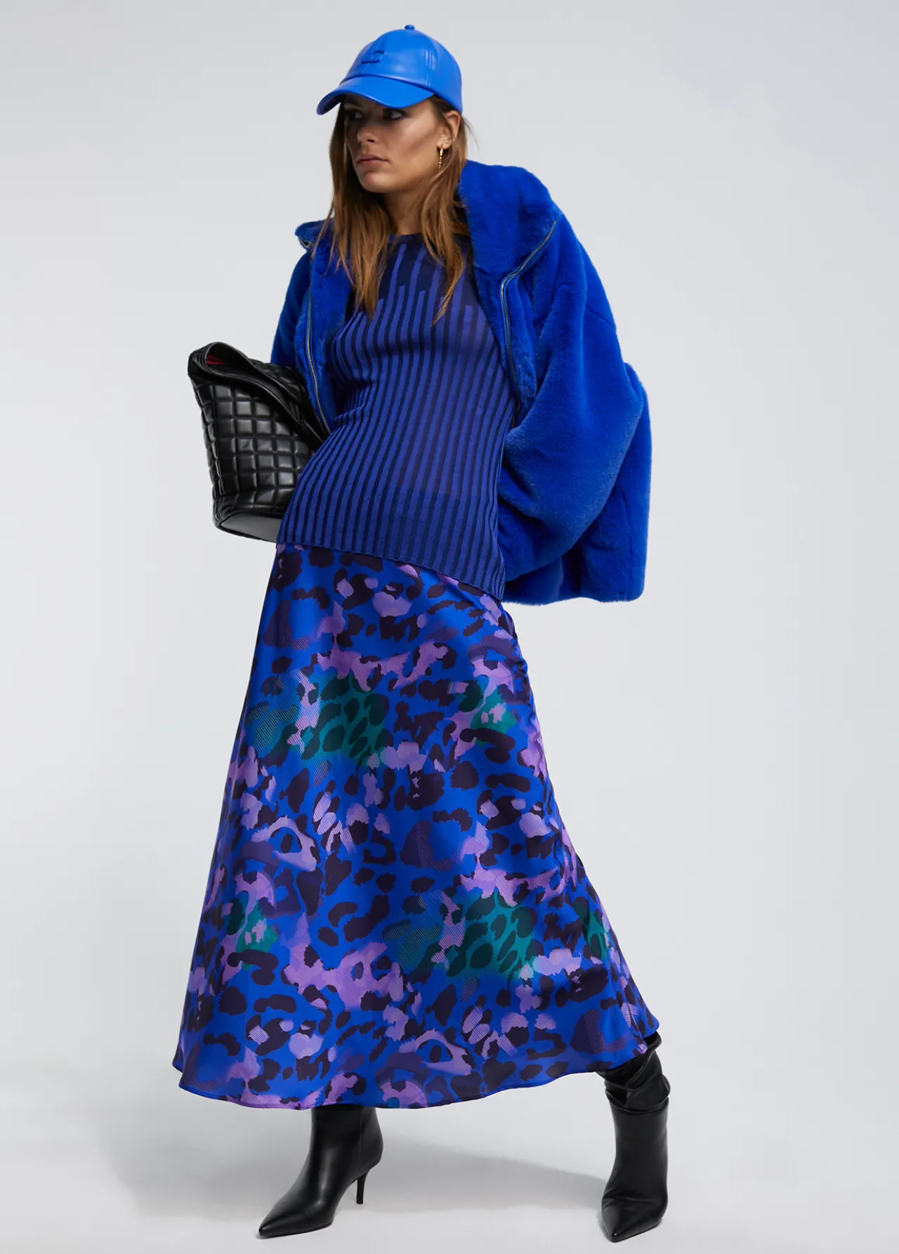 falda_animal_print_5.webp Lola Casademunt Animal Print | Vestidos Y Faldas<Falda animal print AZUL-NEGRO
