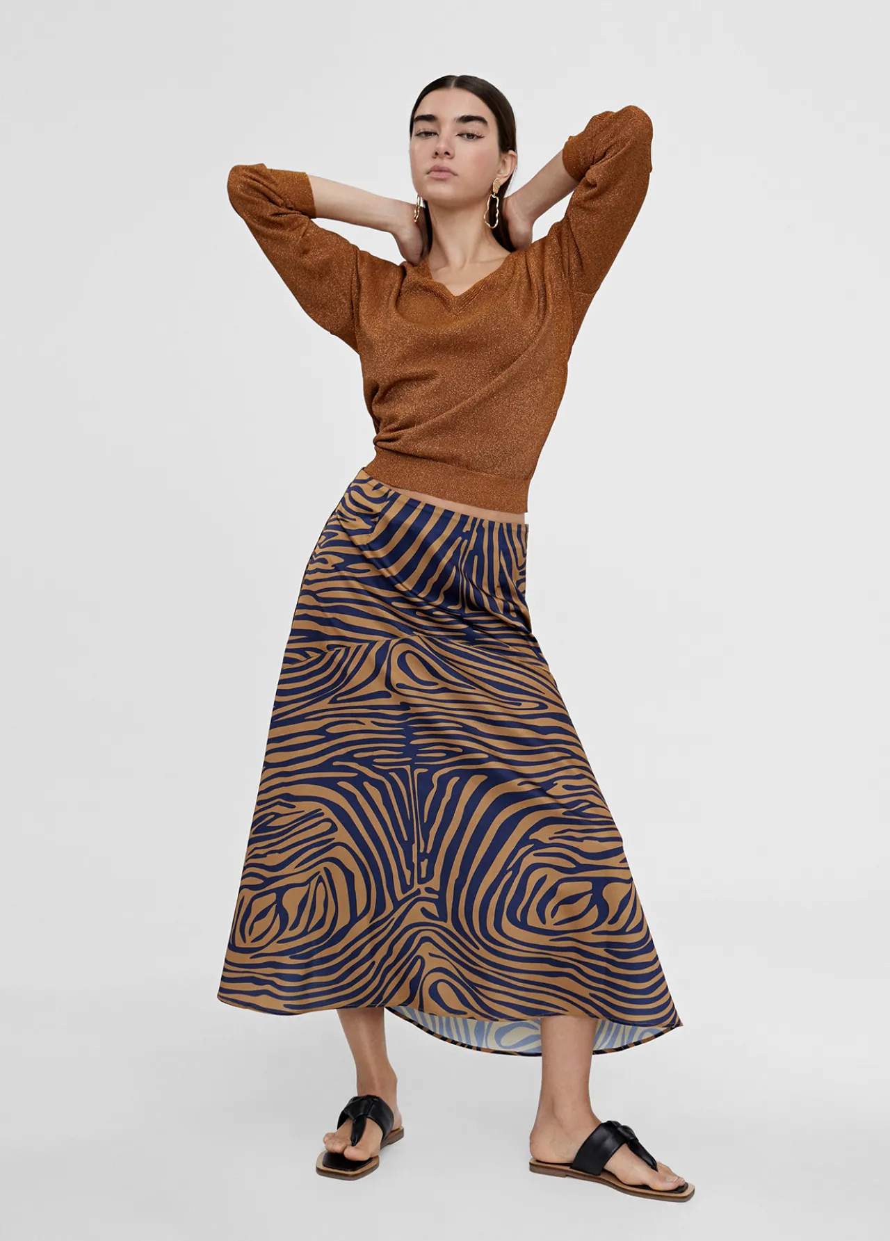 falda_midi_estampado_cebra_1.webp Lola Casademunt Vestidos Y Faldas<Falda midi estampado cebra MARRON-AZUL