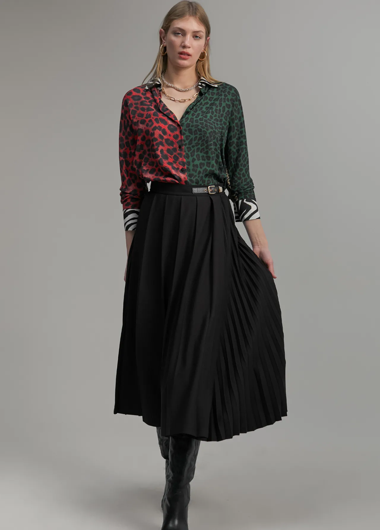 falda_midi_plisada_0.webp Lola Casademunt Vestidos Y Faldas<Falda midi plisada NEGRO
