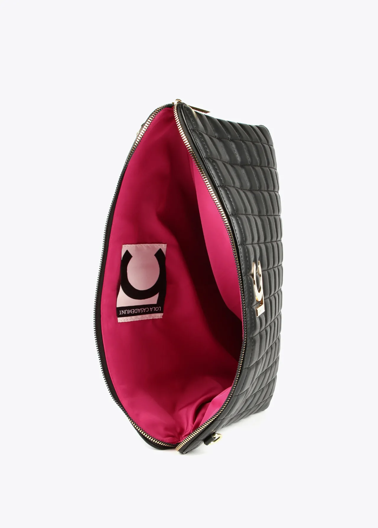 funda_ordenador_acolchada_1.webp Lola Casademunt Fundas Para Móvil Y Portatil<Funda ordenador acolchada NEGRO