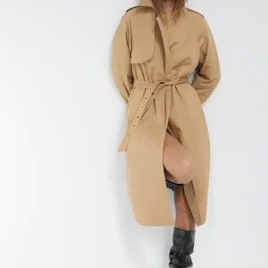 Lola Casademunt Chaquetas Y Gabardinas<Gabardina detalle logo CAMEL