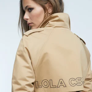 Lola Casademunt Chaquetas Y Gabardinas<Gabardina detalle logo CAMEL