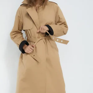 Lola Casademunt Chaquetas Y Gabardinas<Gabardina detalle logo CAMEL