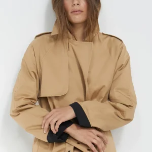 Lola Casademunt Chaquetas Y Gabardinas<Gabardina detalle logo CAMEL