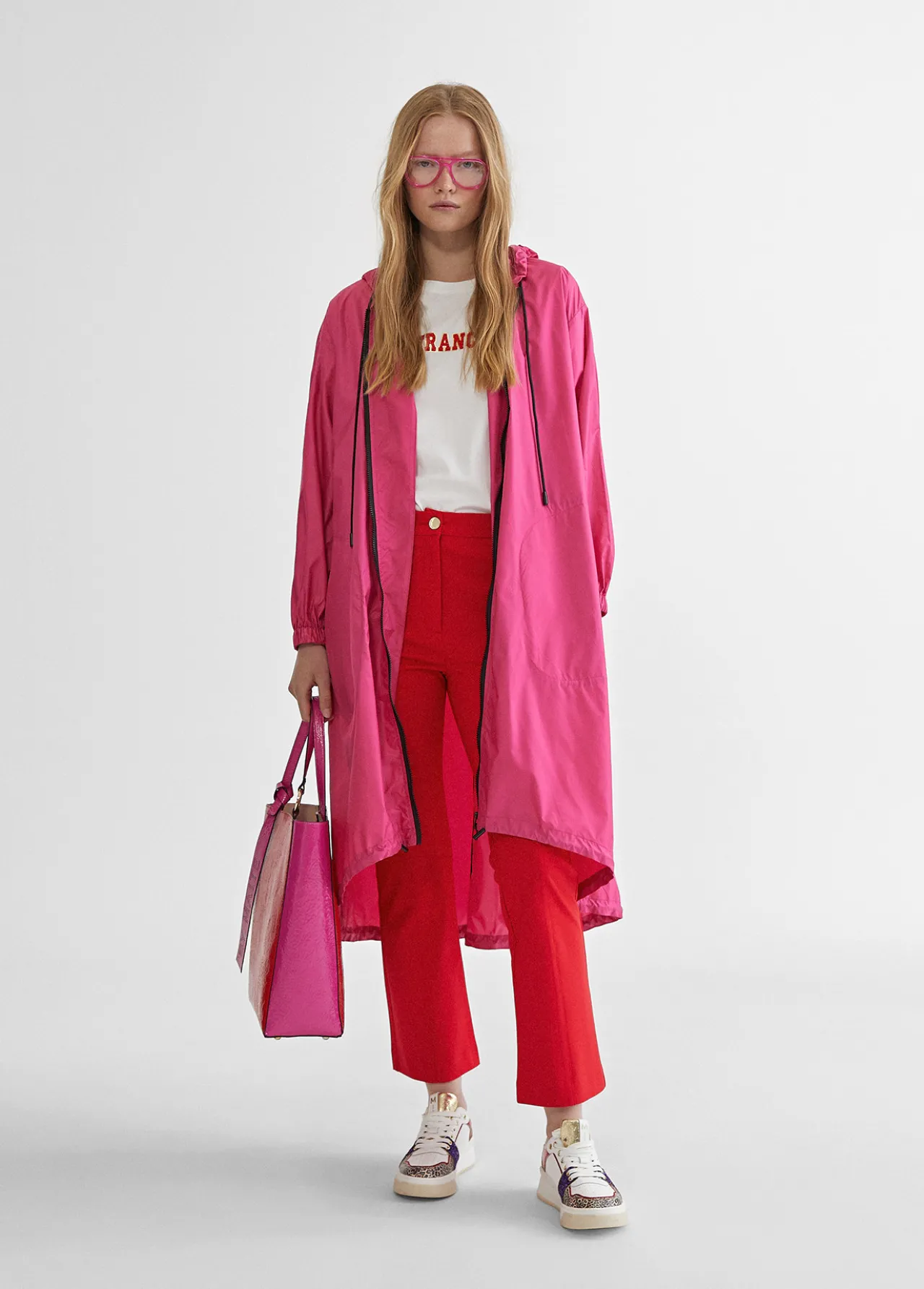gabardina_raincoat_1.webp Lola Casademunt Chaquetas Y Gabardinas<Gabardina raincoat FUCSIA