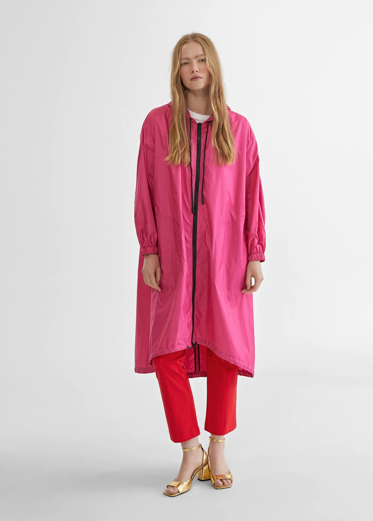 gabardina_raincoat_3.webp Lola Casademunt Chaquetas Y Gabardinas<Gabardina raincoat FUCSIA