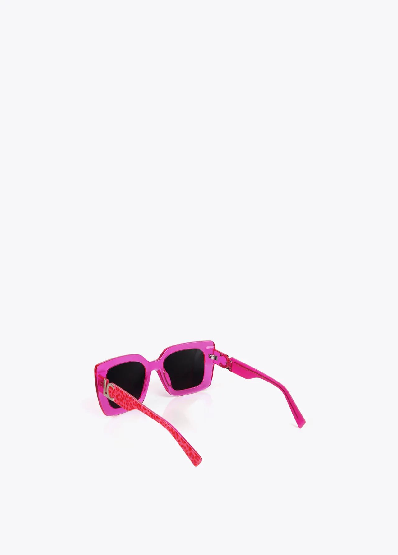 gafas_de_sol_fabricadas_en_acetato_con_forma_cuadrada_varillas_personalizadas_4-2.webp Lola Casademunt Gafas<Gafas de sol fabricadas en acetato con forma cuadrada. Varillas personalizadas. NEGRO-MARRON