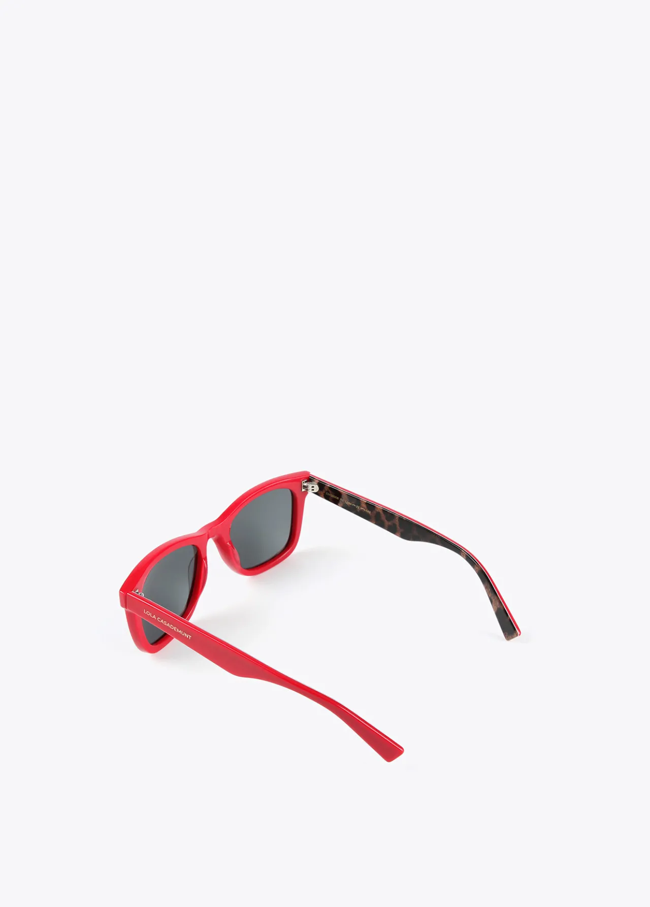gafas_de_sol_ovaladas_4-1.webp Lola Casademunt Otros Complementos | Gafas<Gafas de sol ovaladas NEGRO