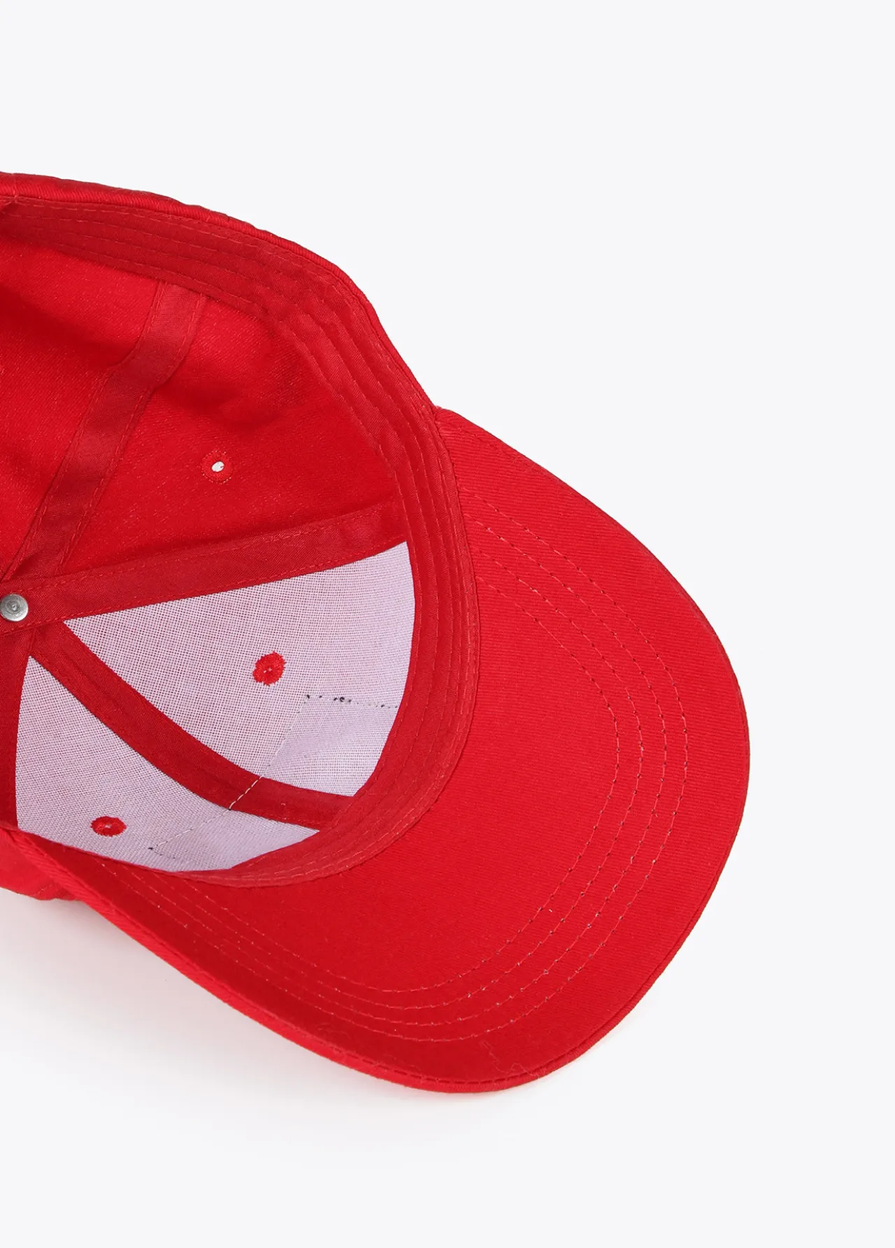 gorra_americana_roja_edicin_limitada__lola_casademunt_6.webp Lola Casademunt Gorros Sombreros Y Guantes<Gorra americana roja edición limitada - Lola Casademunt ROJO