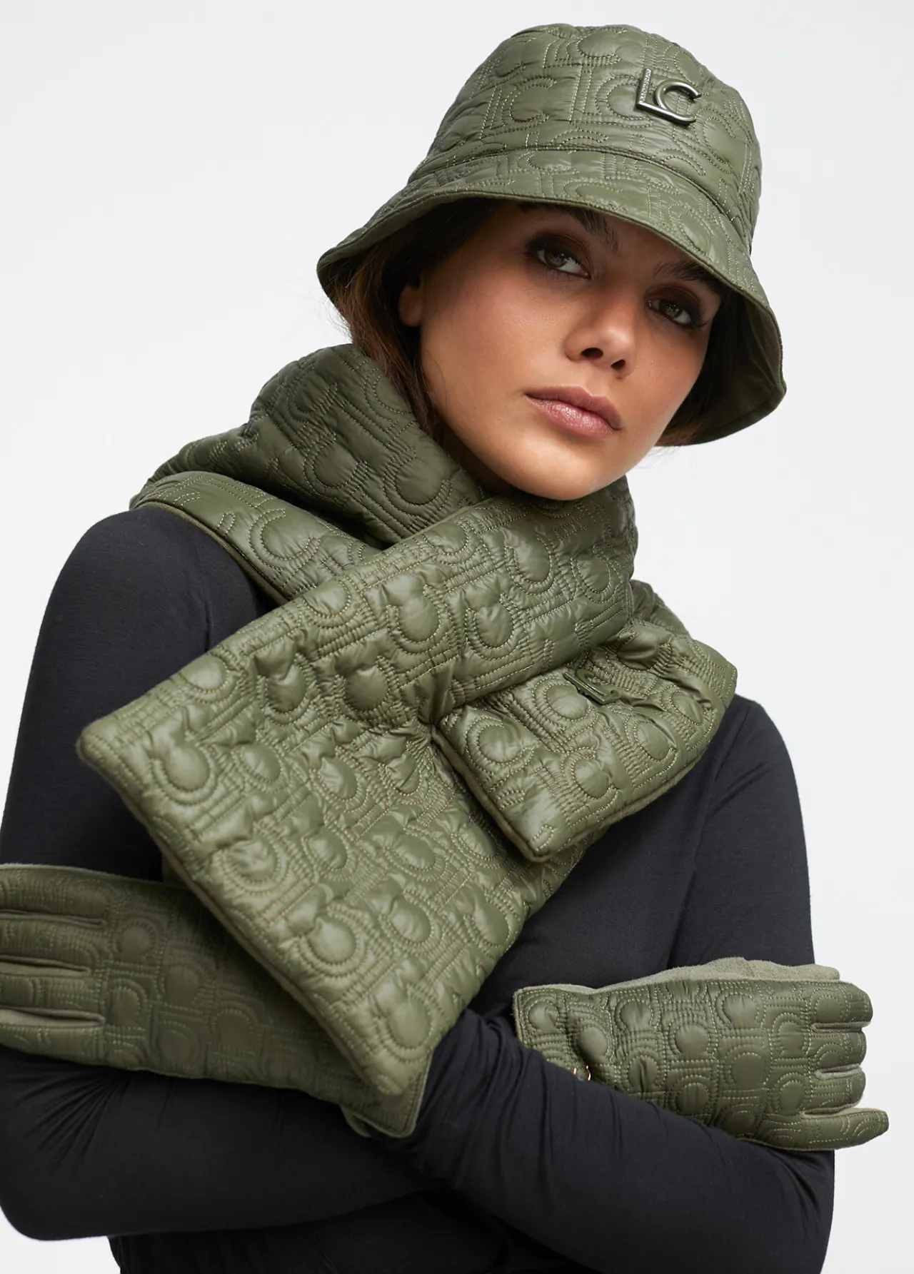 Lola Casademunt Gorros Sombreros Y Guantes<Gorro tipo bucket acolchado NEGRO