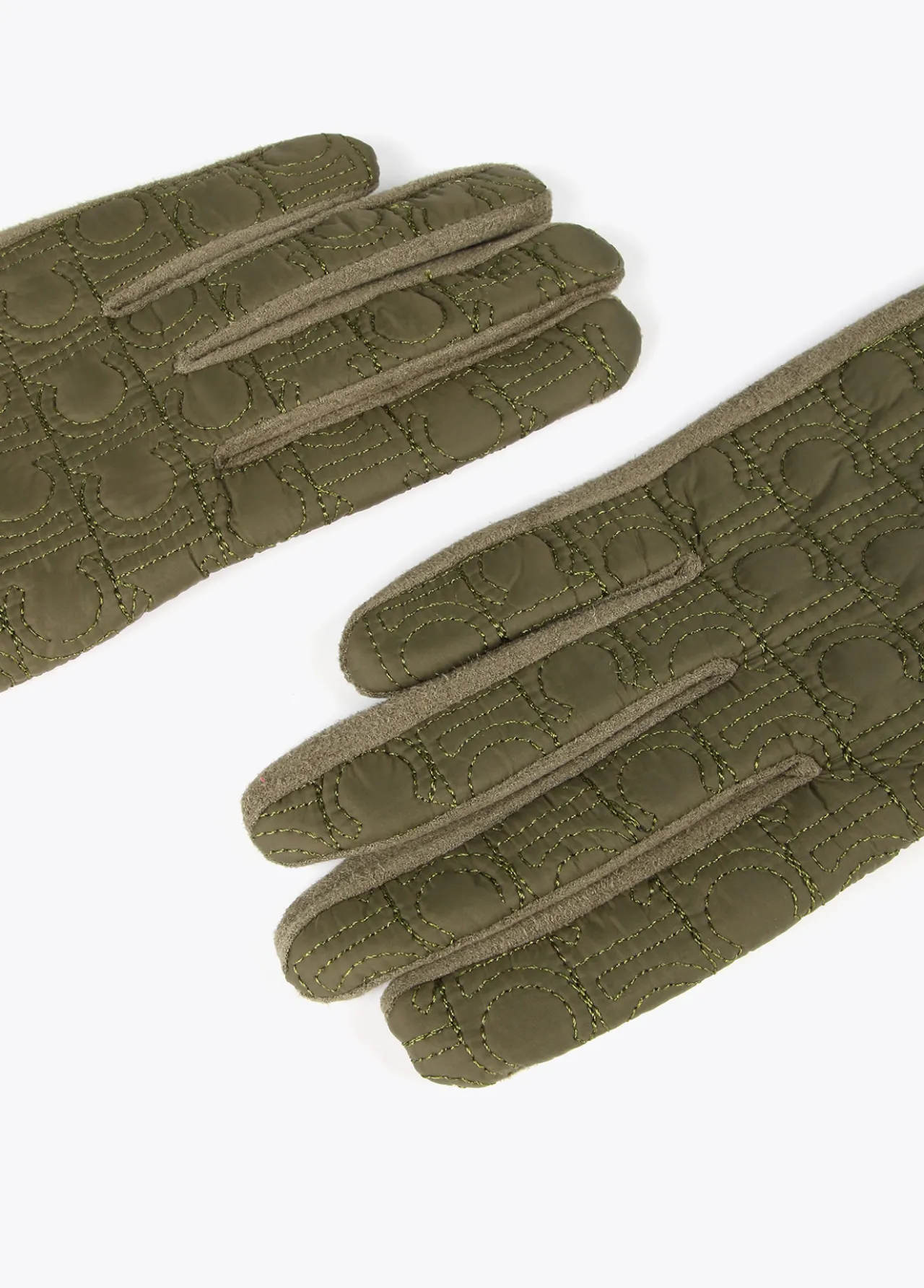 guantes_acolchados_1-4.webp Lola Casademunt Gorros Sombreros Y Guantes<Guantes acolchados NEGRO
