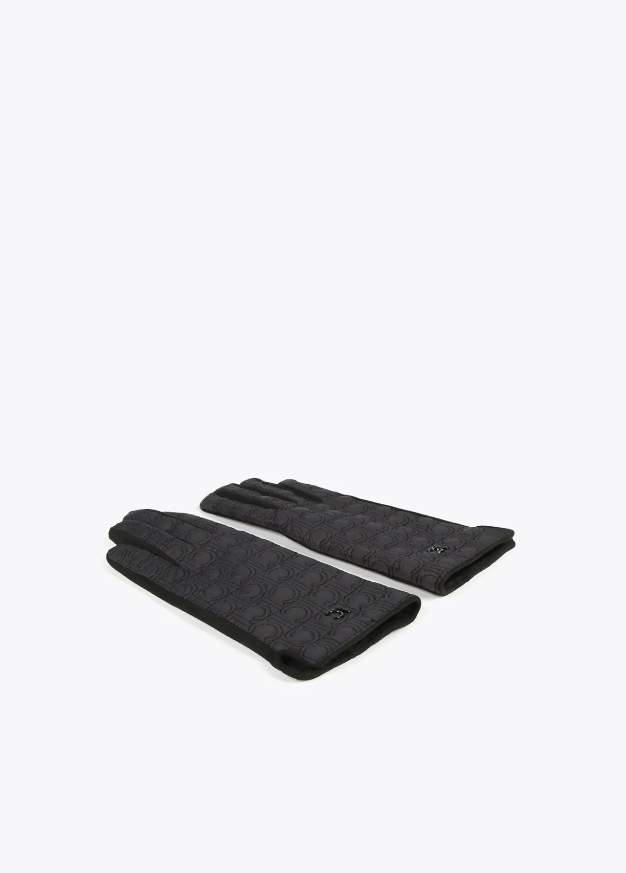 guantes_acolchados_2-3.webp Lola Casademunt Gorros Sombreros Y Guantes<Guantes acolchados NEGRO