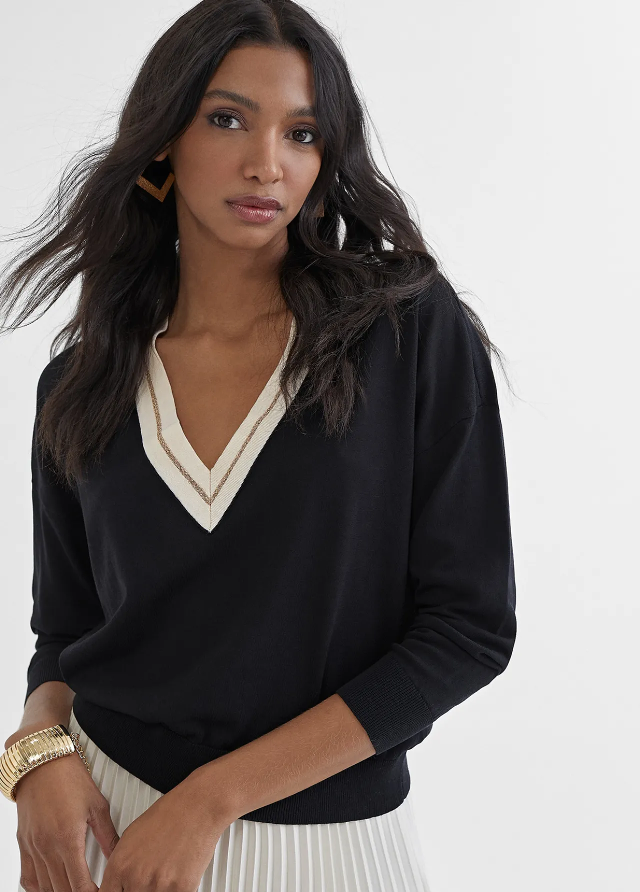 jersey_cuello_pico_0.webp Lola Casademunt Punto<Jersey cuello pico NEGRO-CRUDO