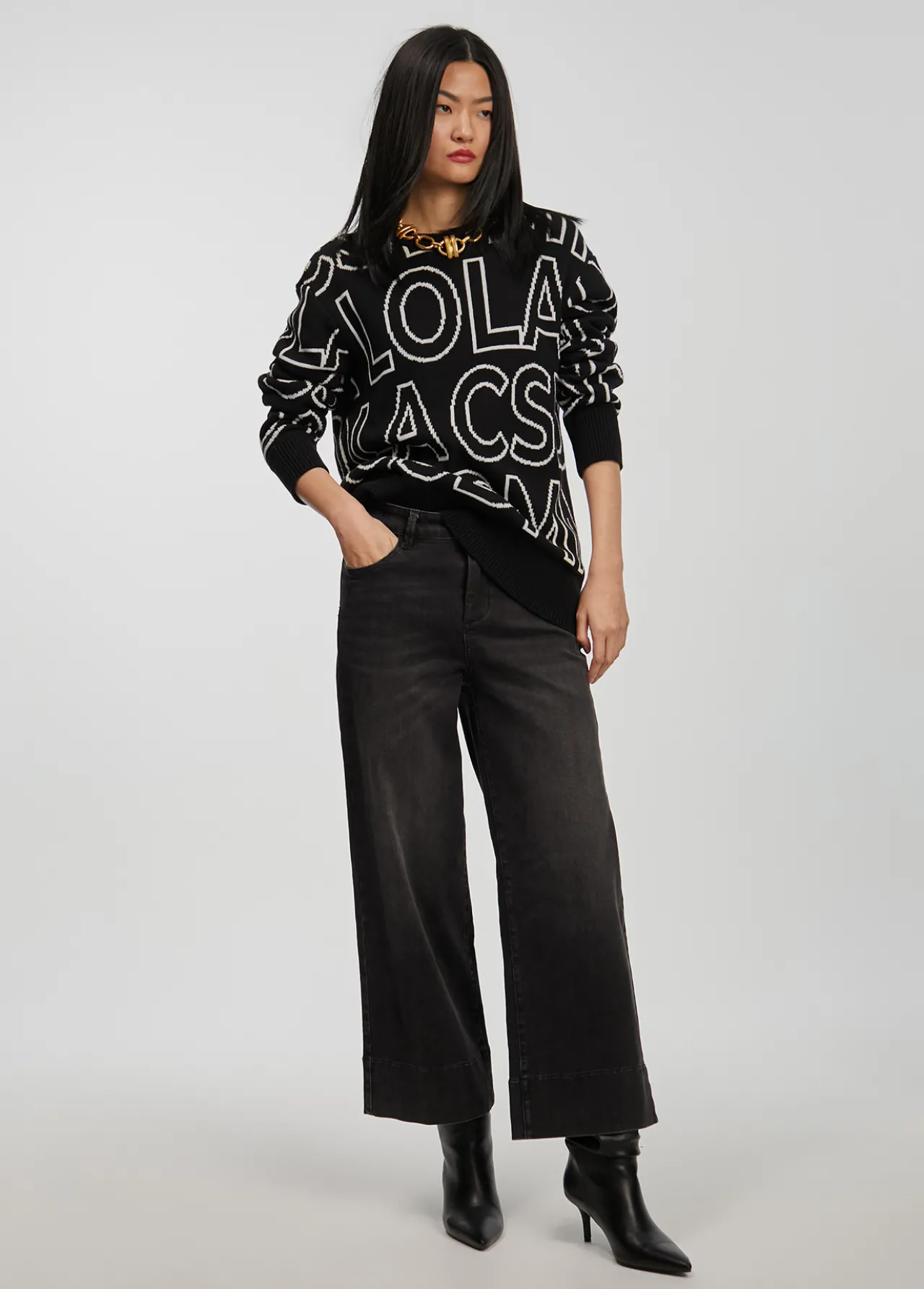 jersey_de_punto_letras_1.webp Lola Casademunt Punto<Jersey de punto letras NEGRO-BLANCO
