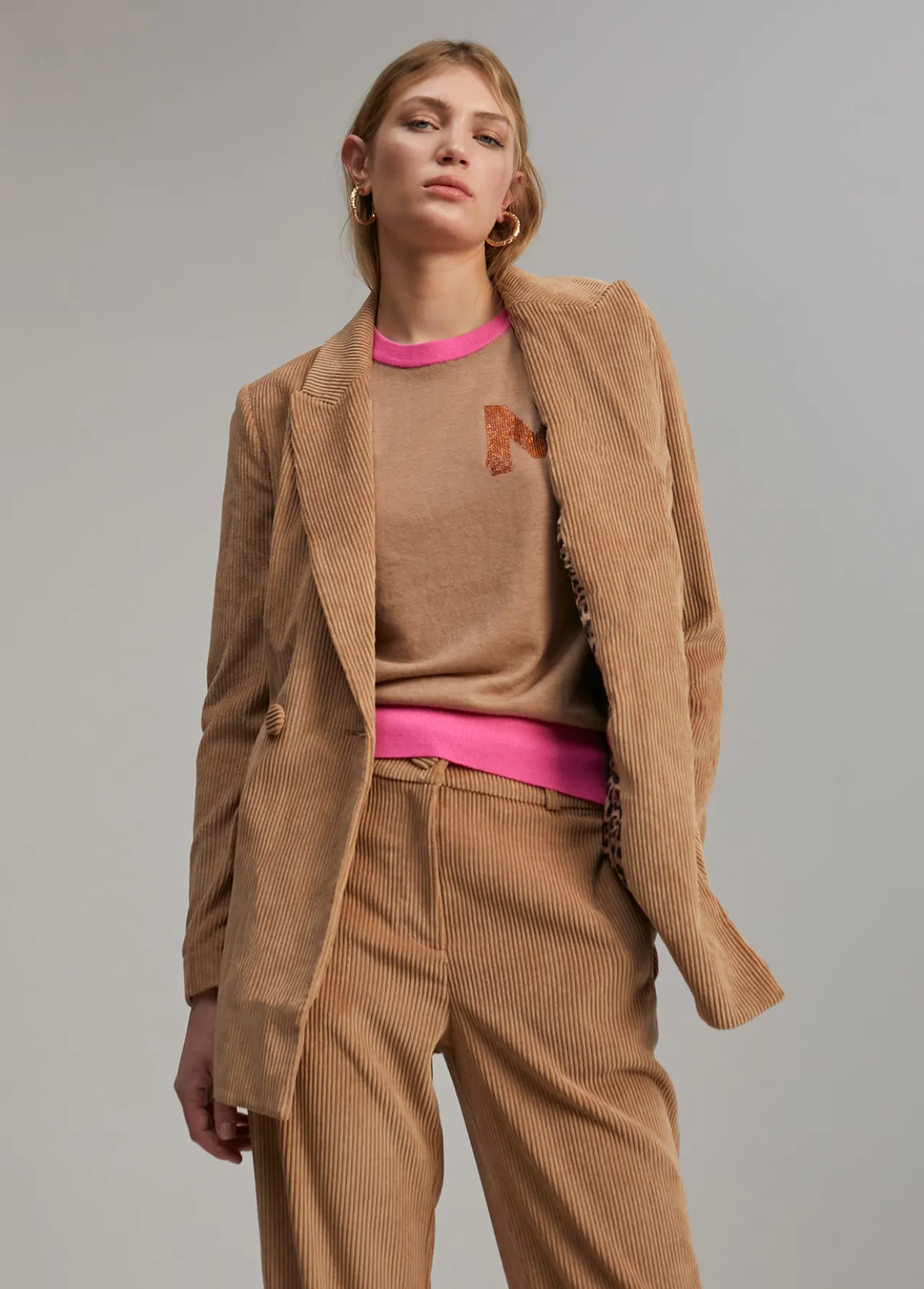 jersey_detalle_strass_1-1.webp Lola Casademunt Punto<Jersey detalle strass CAMEL