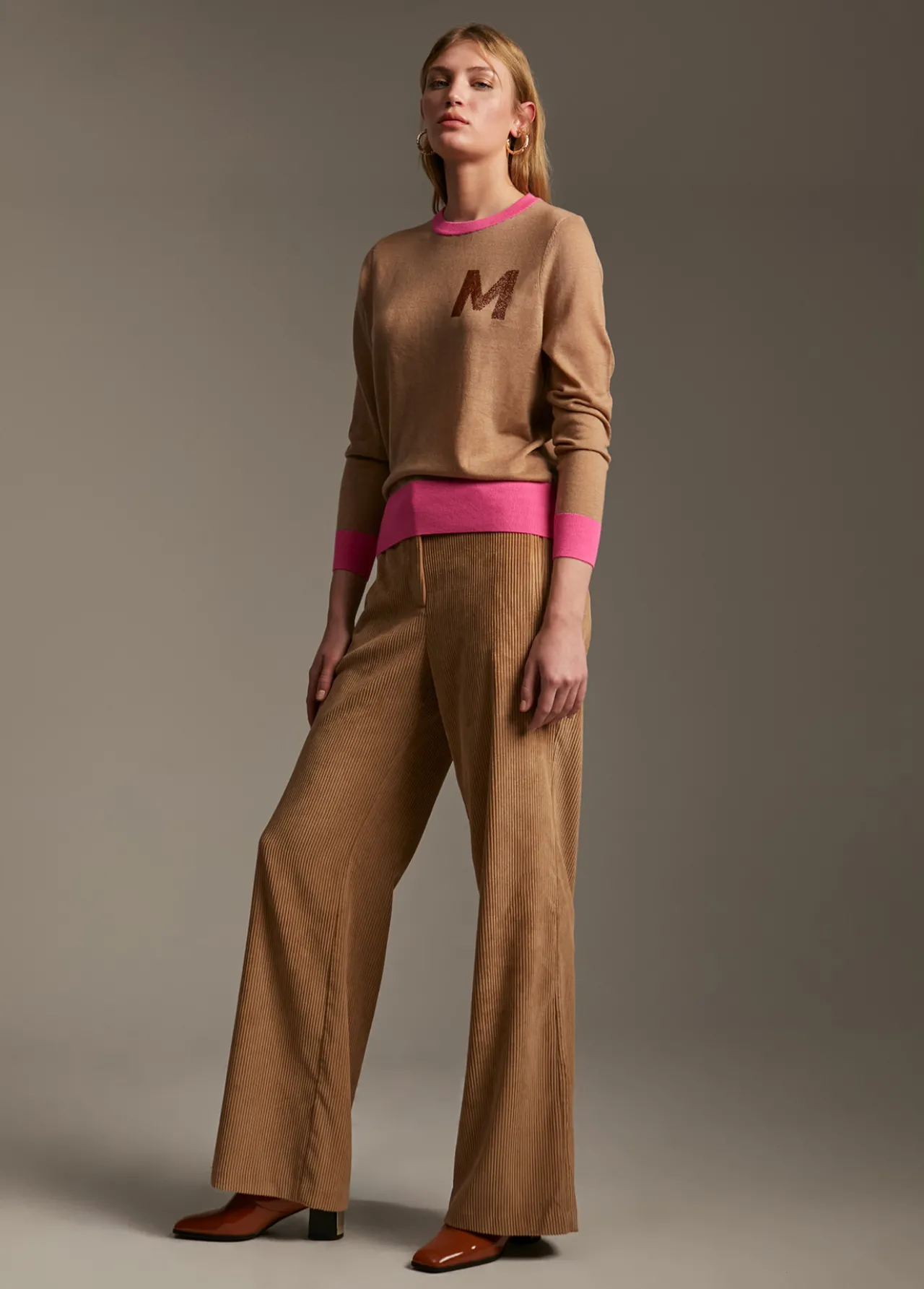 jersey_detalle_strass_2-1.webp Lola Casademunt Punto<Jersey detalle strass CAMEL