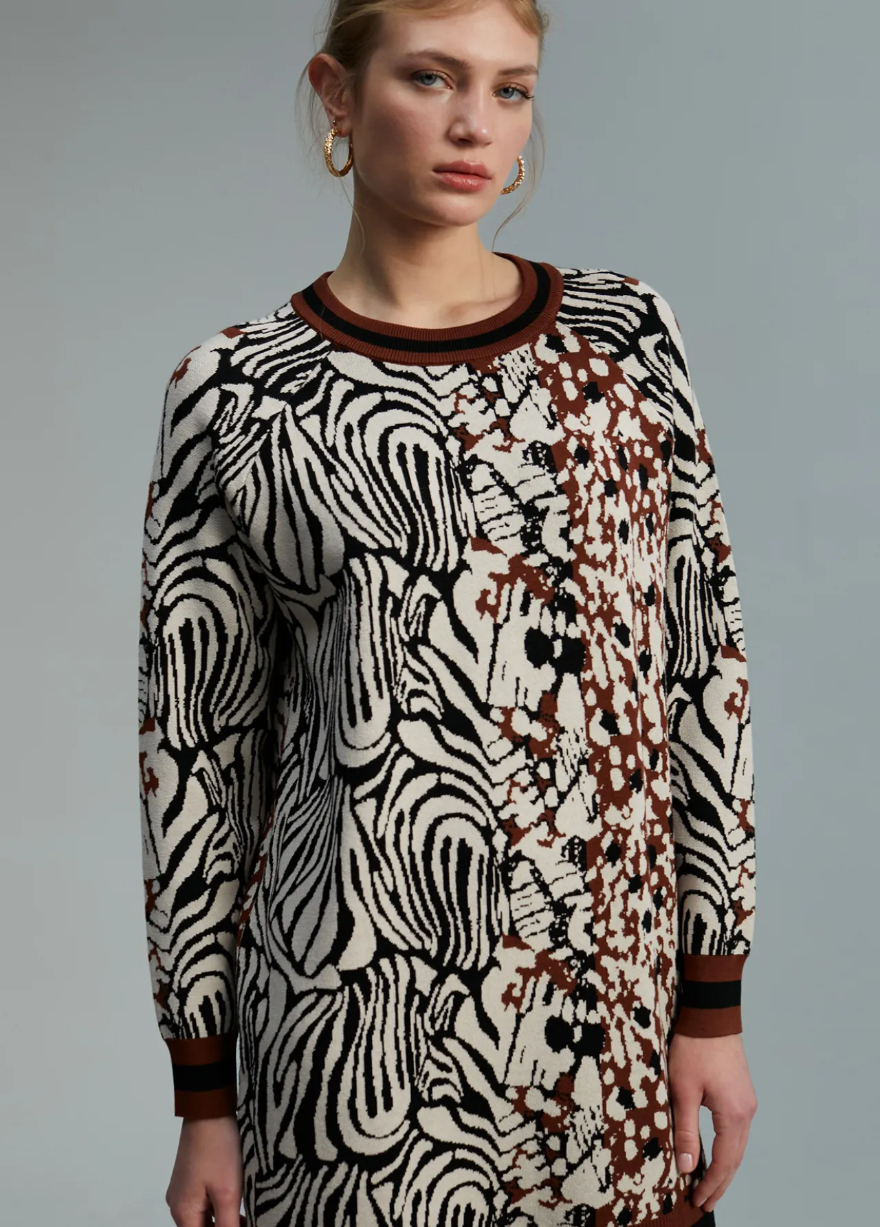 jersey_punto_estampado_0.webp Lola Casademunt Animal Print | Punto<Jersey punto estampado MARRON-NEGRO