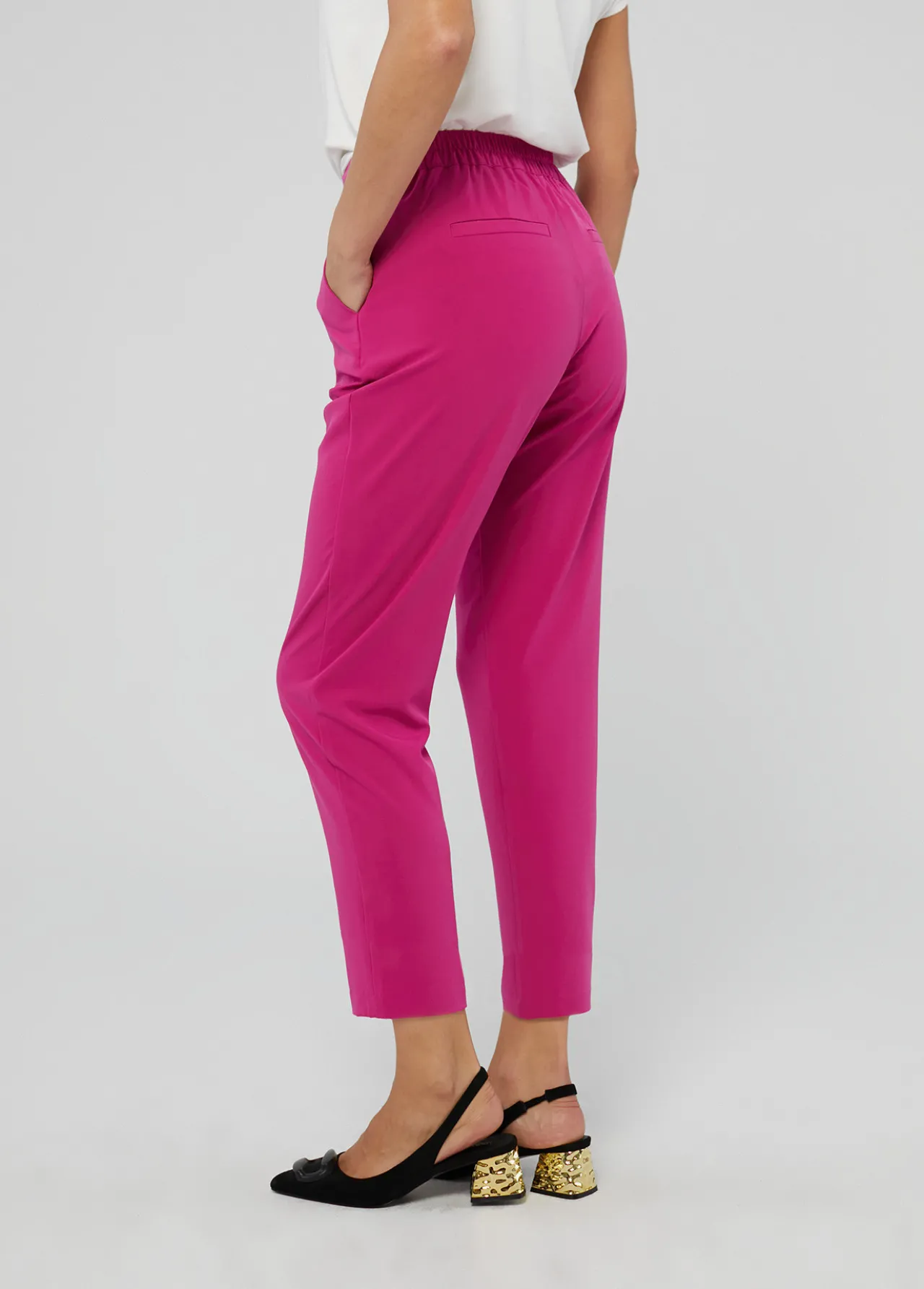 jogging_bsico_3-2.webp Lola Casademunt Pantalones<Jogging básico CAMEL