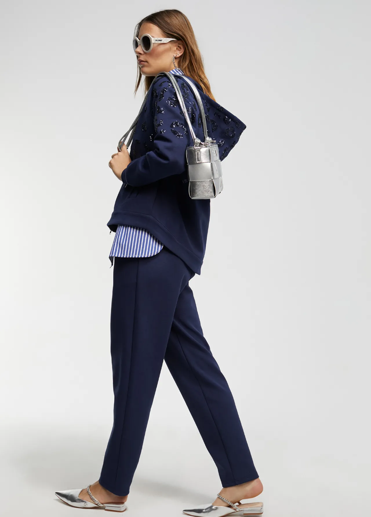 jogging_detalle_tirador_1.webp Lola Casademunt Pantalones<Jogging detalle tirador AZULNOCHE