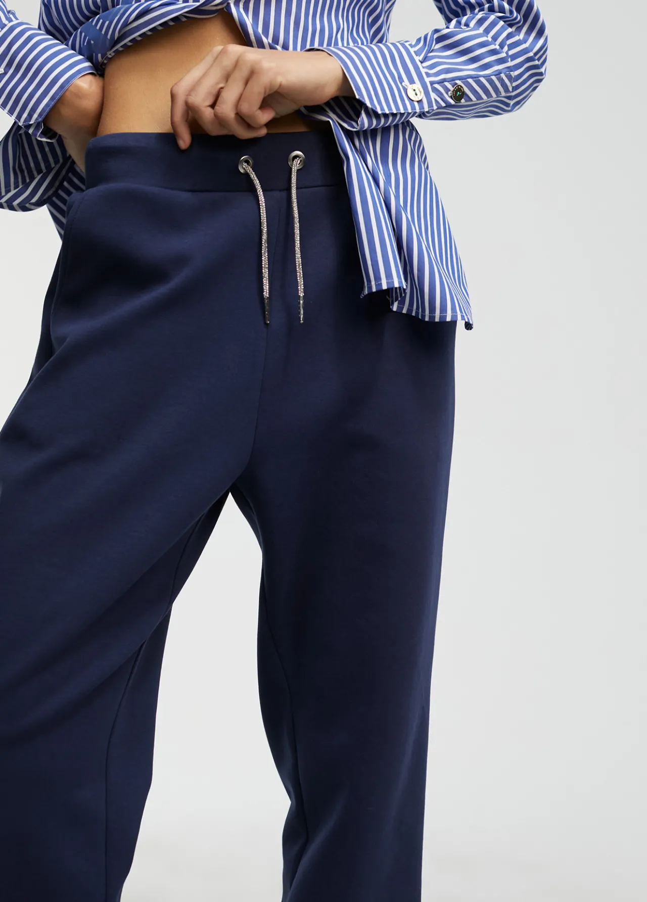 jogging_detalle_tirador_2.webp Lola Casademunt Pantalones<Jogging detalle tirador AZULNOCHE