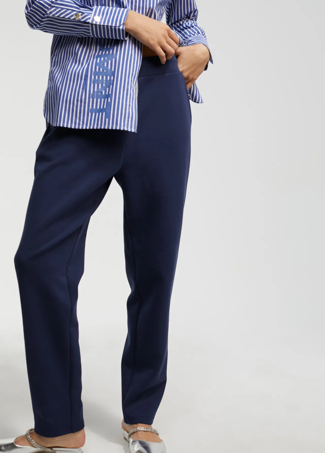 jogging_detalle_tirador_4.webp Lola Casademunt Pantalones<Jogging detalle tirador AZULNOCHE